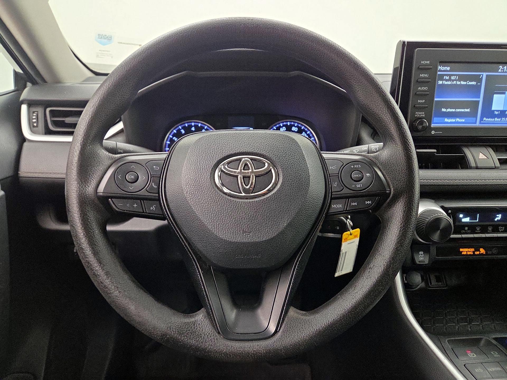 Thumbnail: 2020 Toyota RAV4 - 10