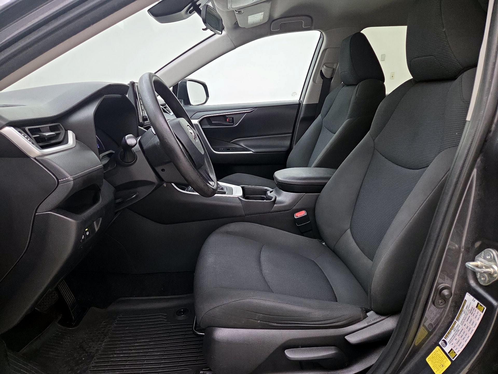 Thumbnail: 2020 Toyota RAV4 - 11