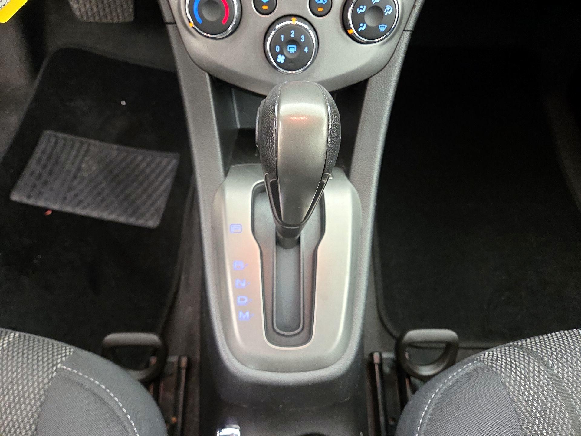 Thumbnail: 2015 Chevrolet Sonic - 16