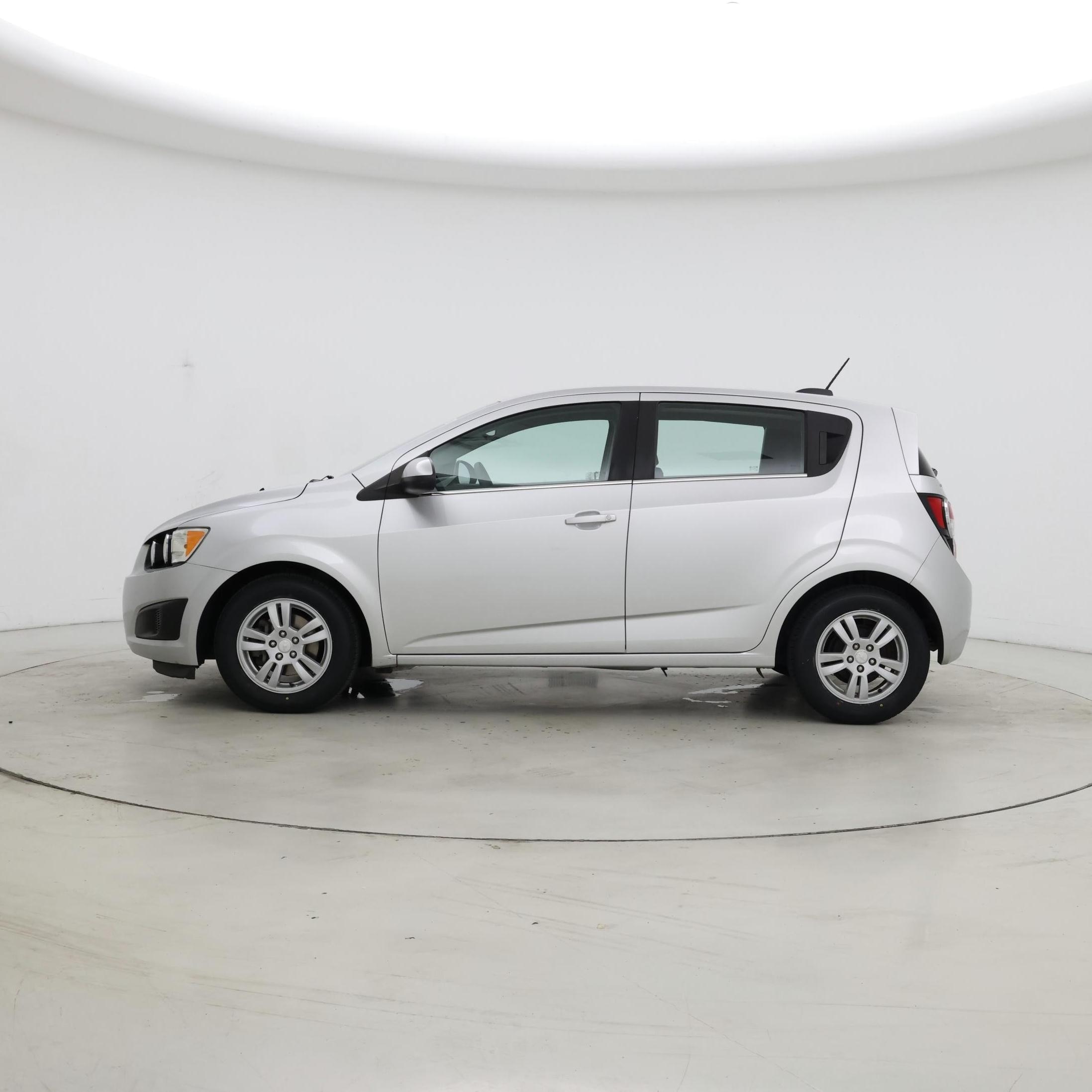 Thumbnail: 2015 Chevrolet Sonic - 3