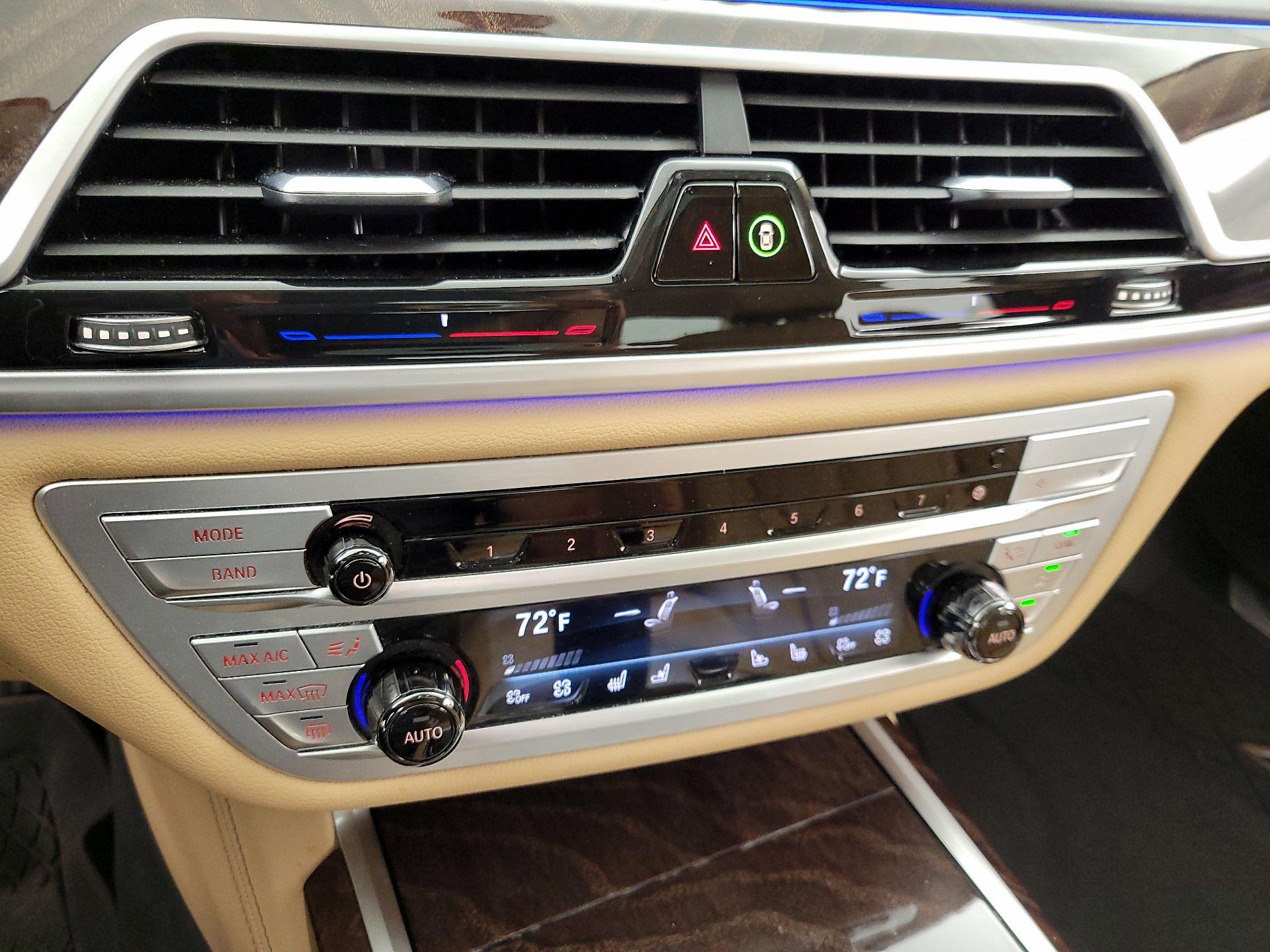 Thumbnail: 2021 BMW 7 Series - 17