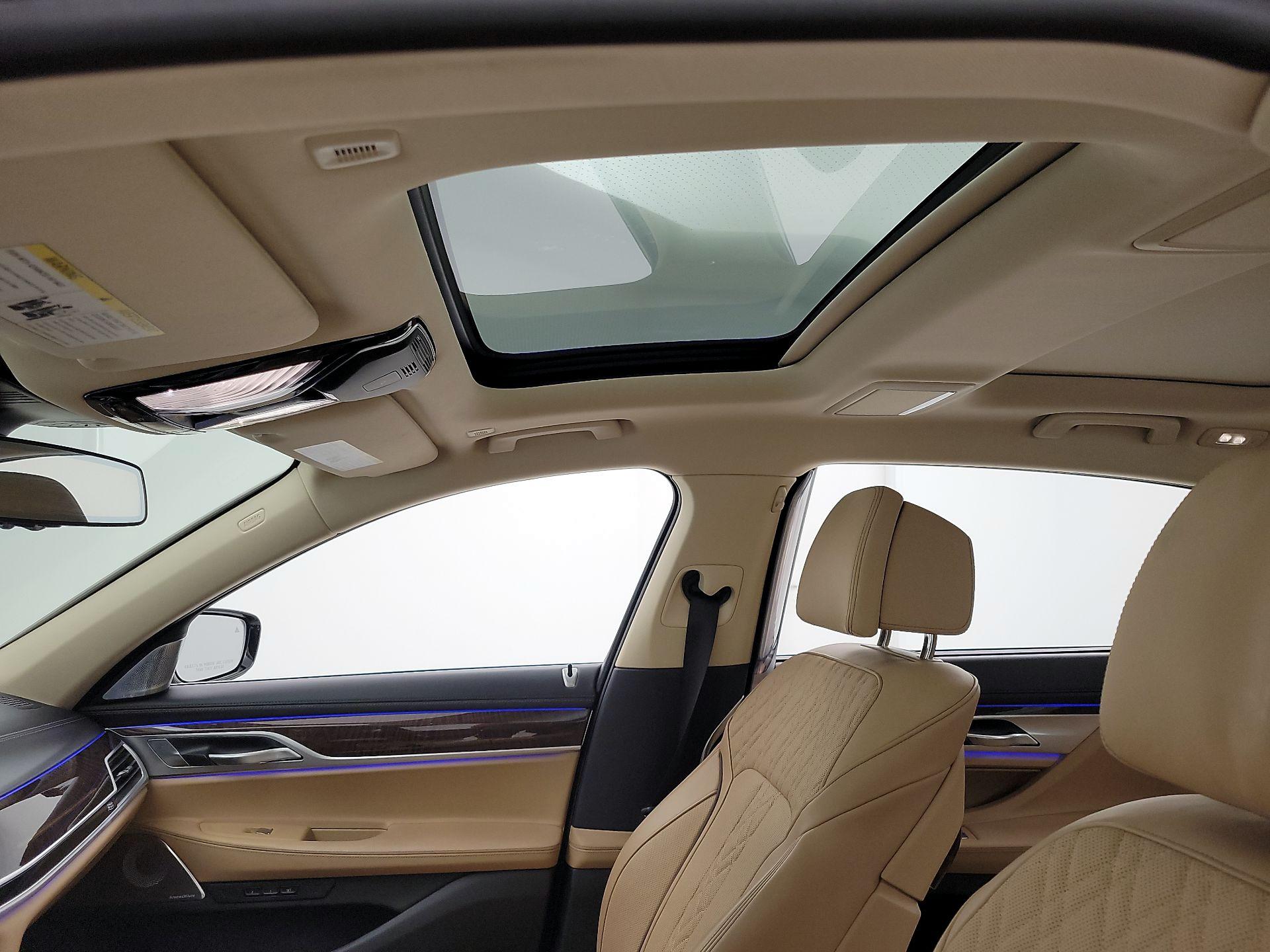 Thumbnail: 2021 BMW 7 Series - 20