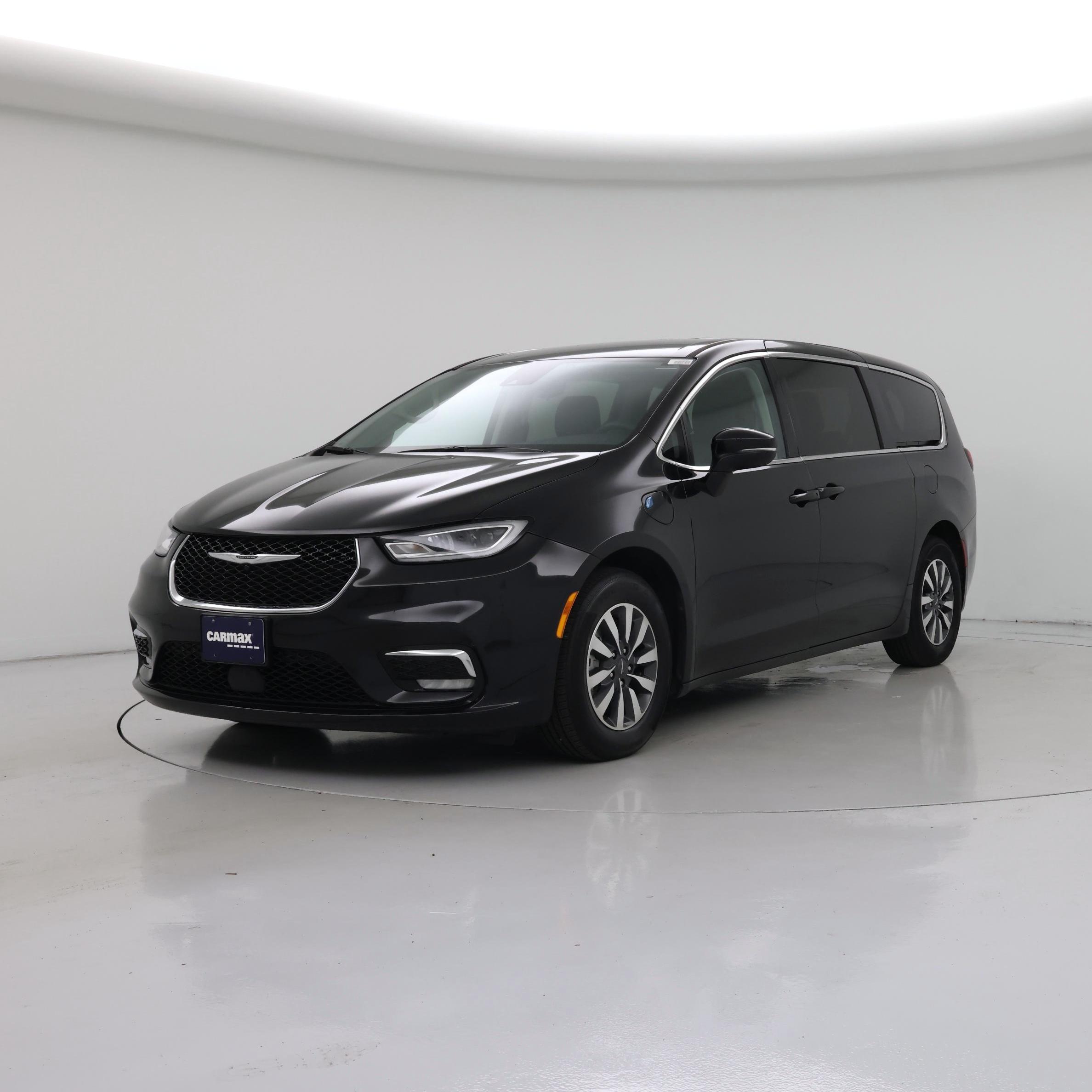 Thumbnail: 2023 Chrysler Pacifica - 4