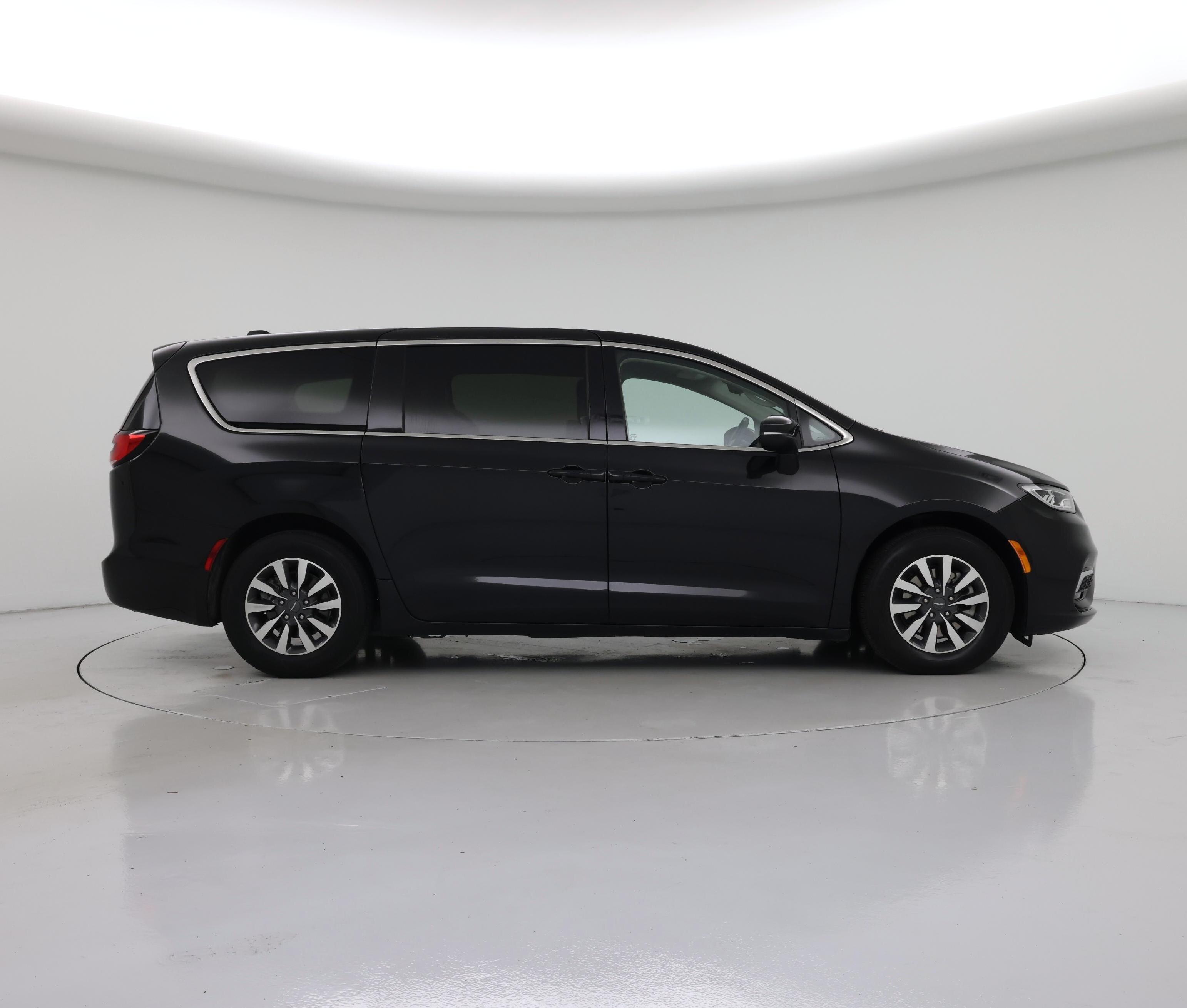 Thumbnail: 2023 Chrysler Pacifica - 7