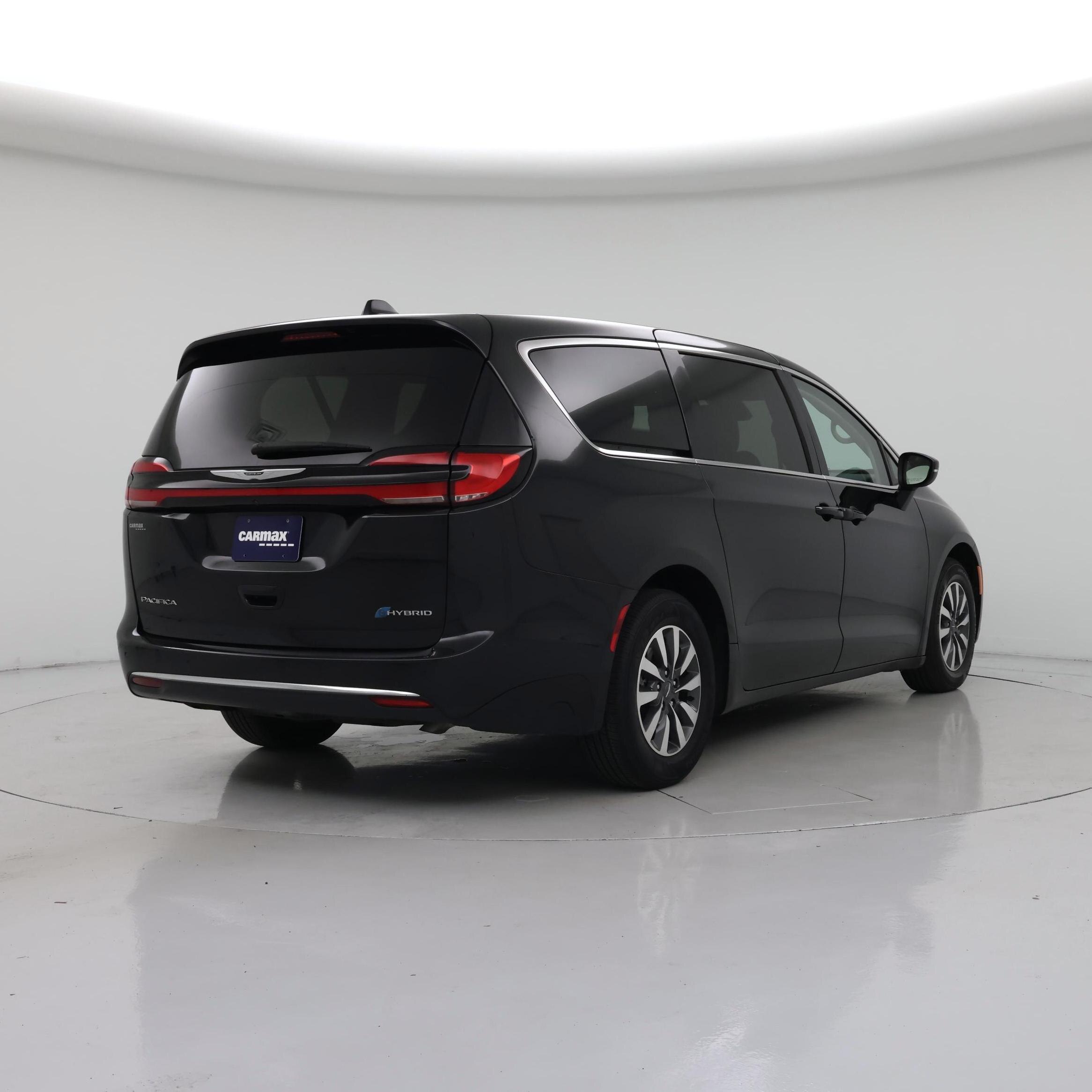 Thumbnail: 2023 Chrysler Pacifica - 8