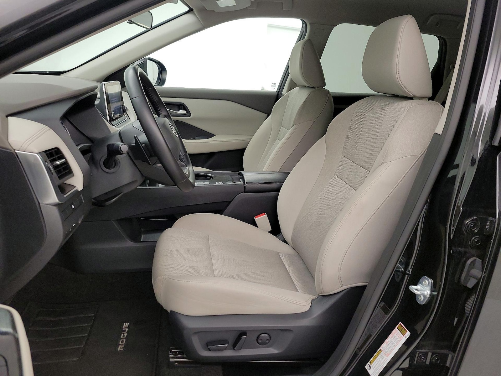 2025 Nissan Rogue SV - Photo 12