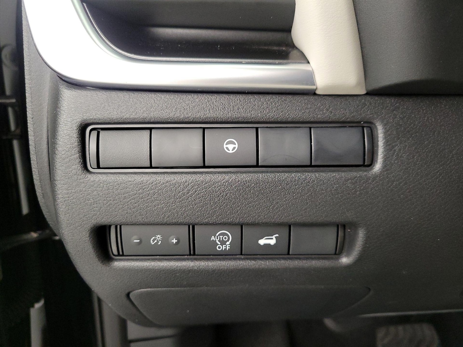 2025 Nissan Rogue SV - Photo 14