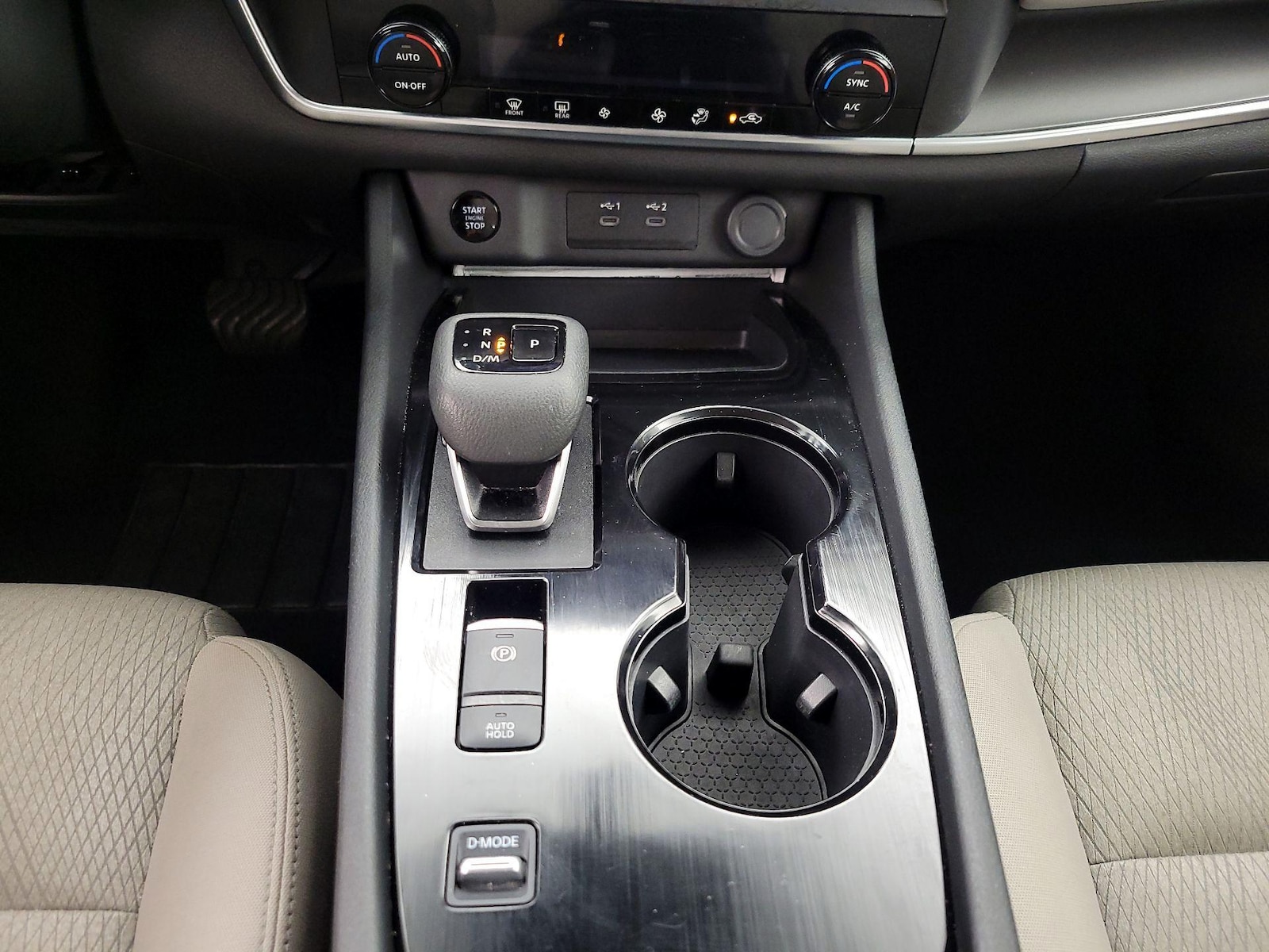 2025 Nissan Rogue SV - Photo 18