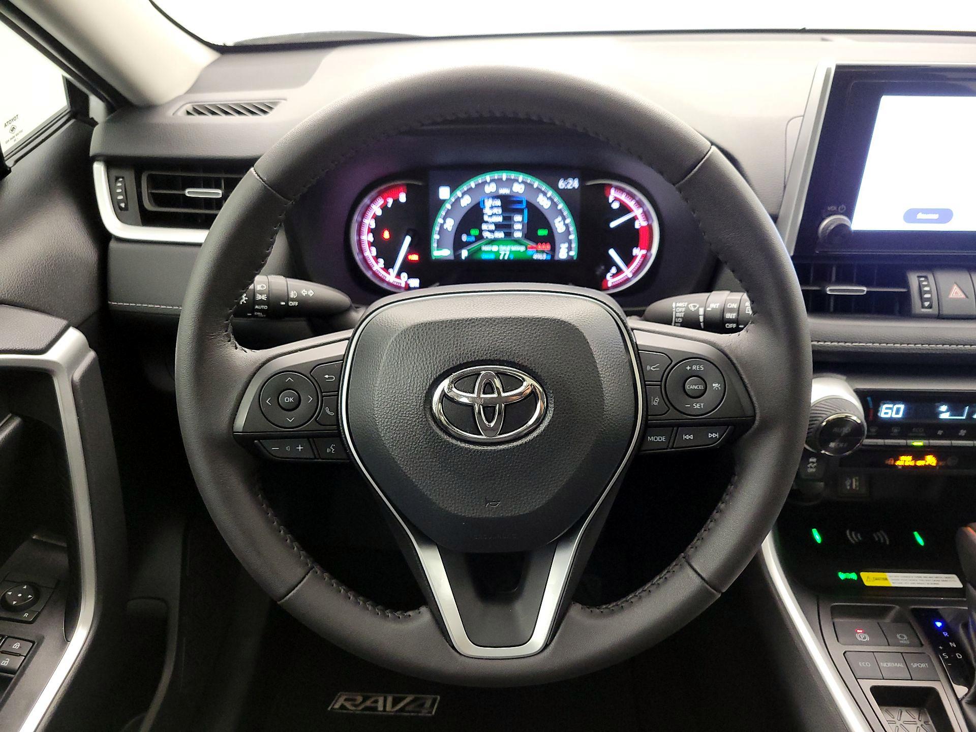 Thumbnail: 2025 Toyota RAV4 - 10