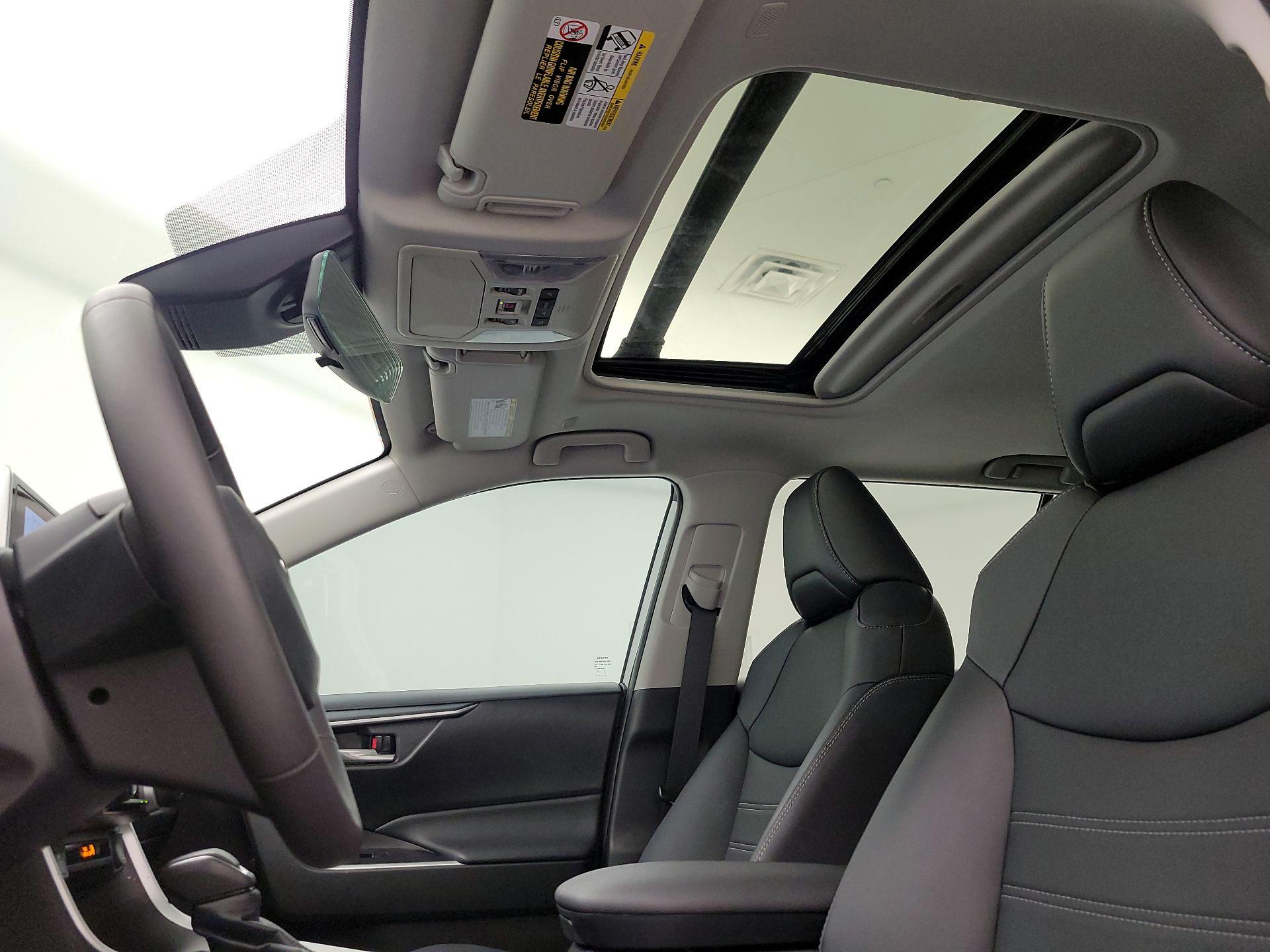 Thumbnail: 2025 Toyota RAV4 - 19