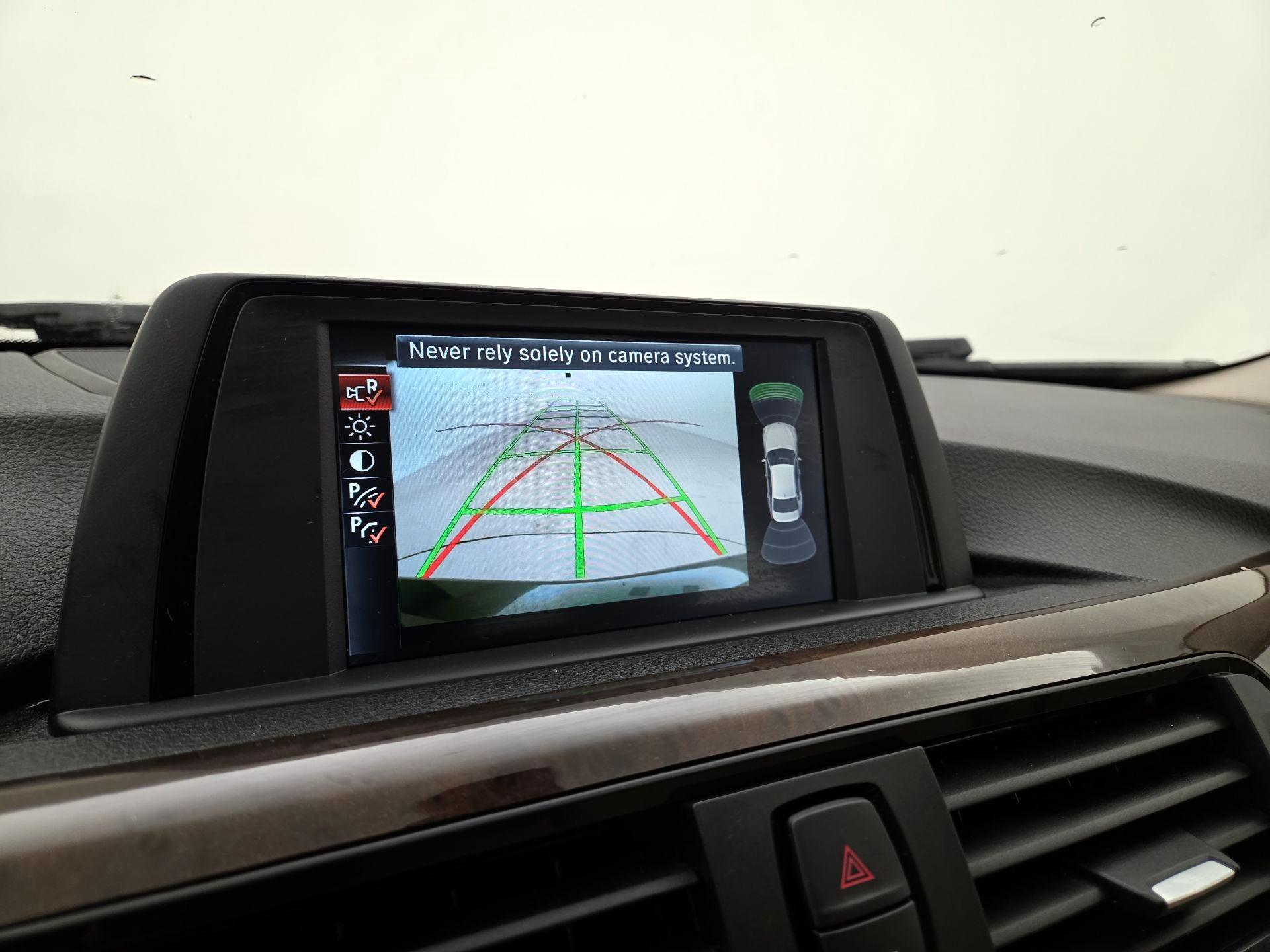 Thumbnail: 2015 BMW 3 Series - 14