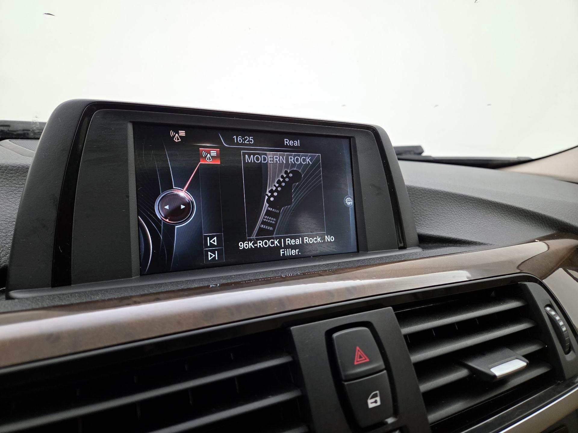 Thumbnail: 2015 BMW 3 Series - 15