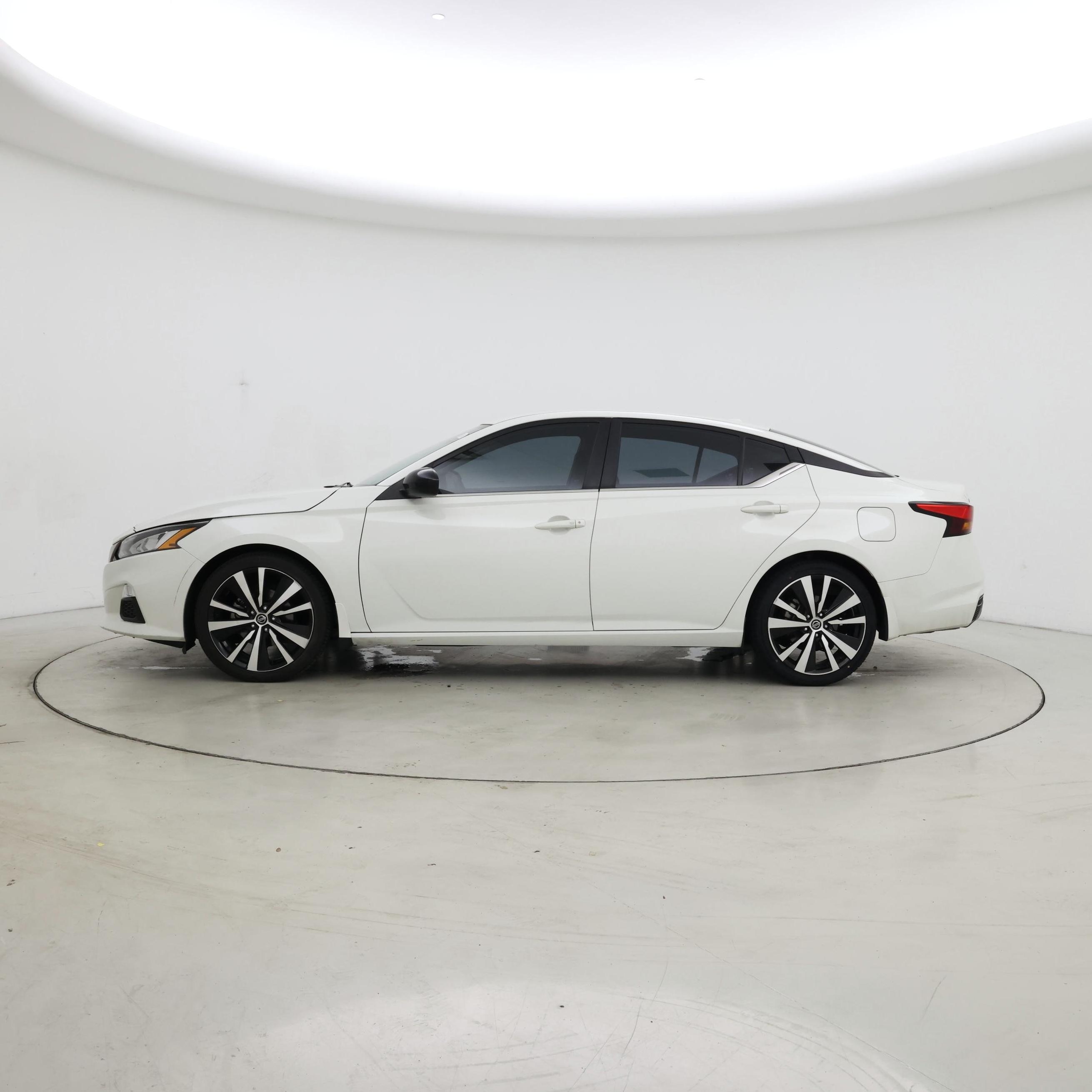 Thumbnail: 2022 Nissan Altima - 3