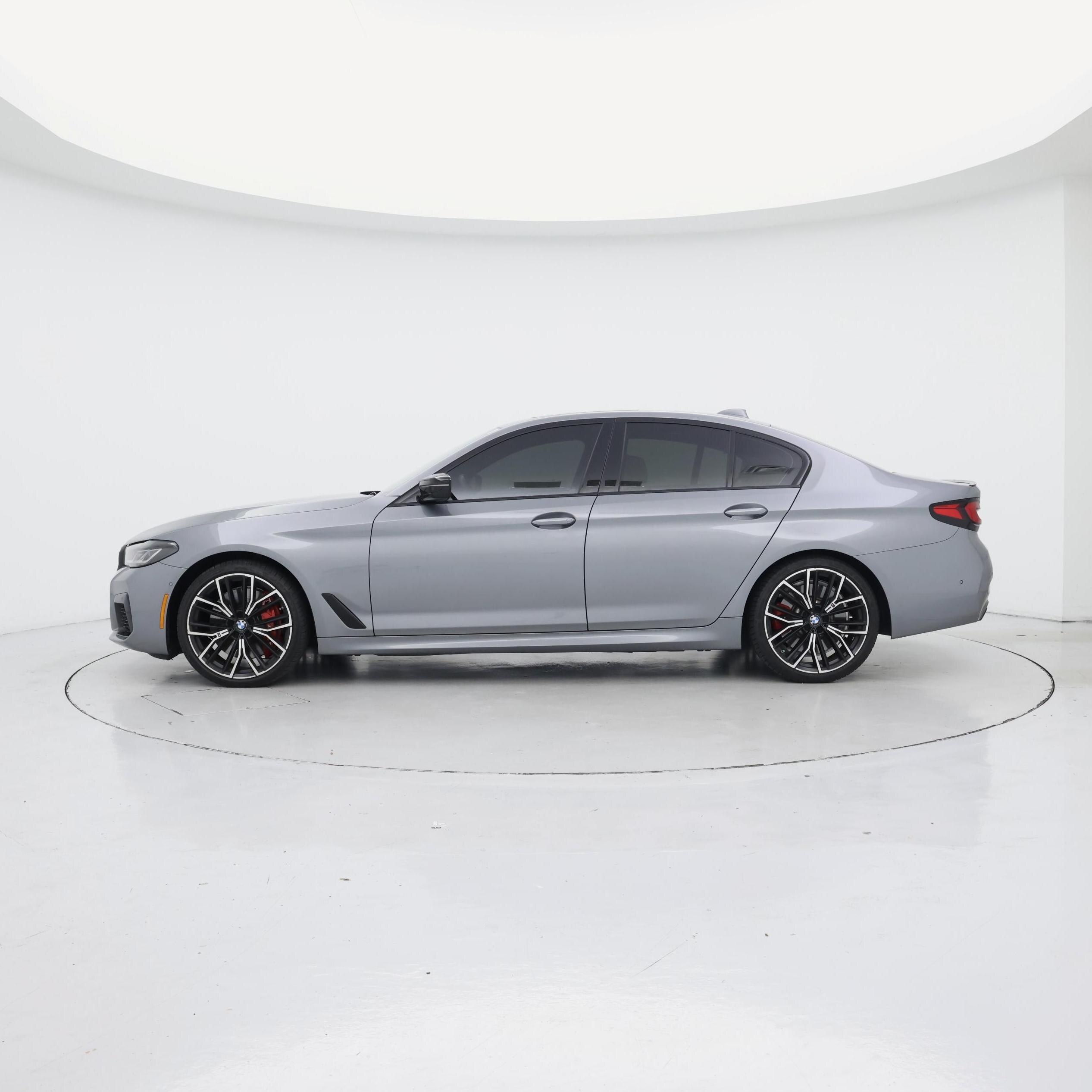 Thumbnail: 2023 BMW 5 Series - 3