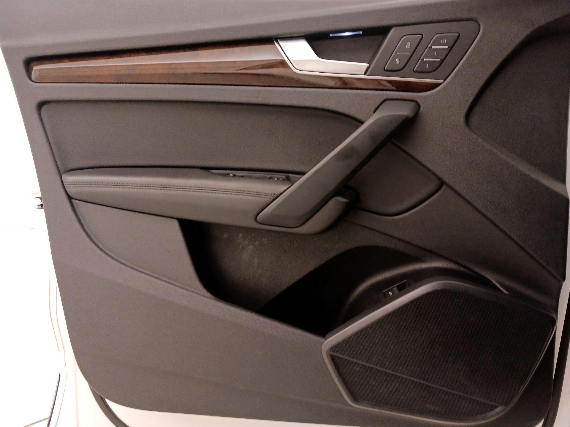 Thumbnail: 2020 Audi Q5 - 12