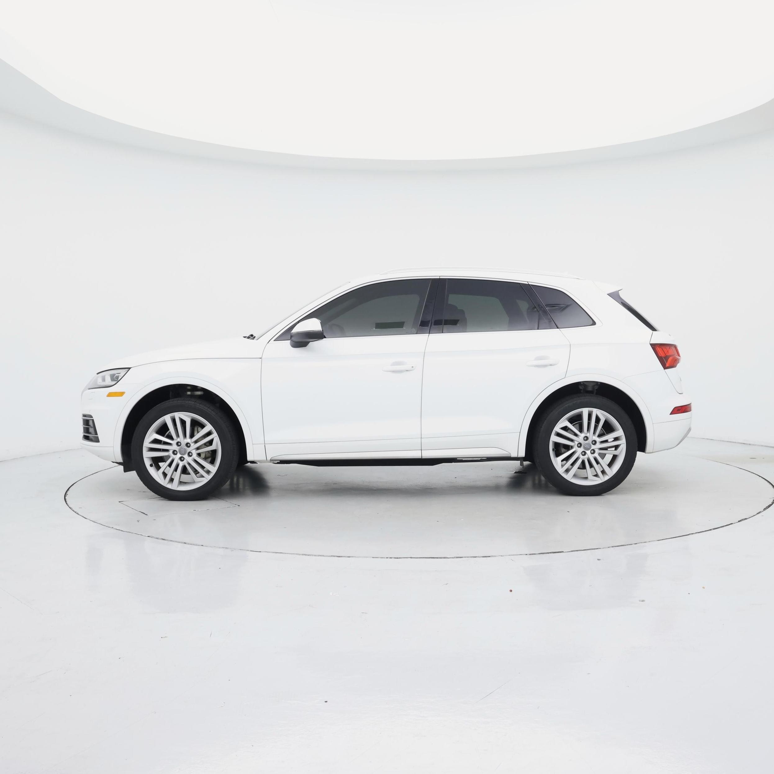 Thumbnail: 2020 Audi Q5 - 3