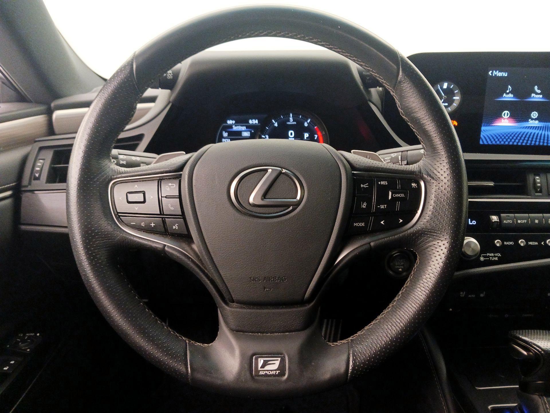 Thumbnail: 2022 Lexus ES - 10