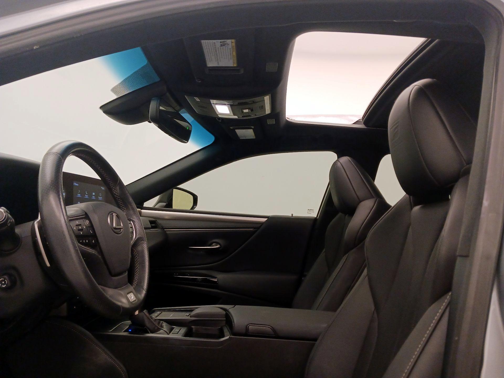 Thumbnail: 2022 Lexus ES - 19