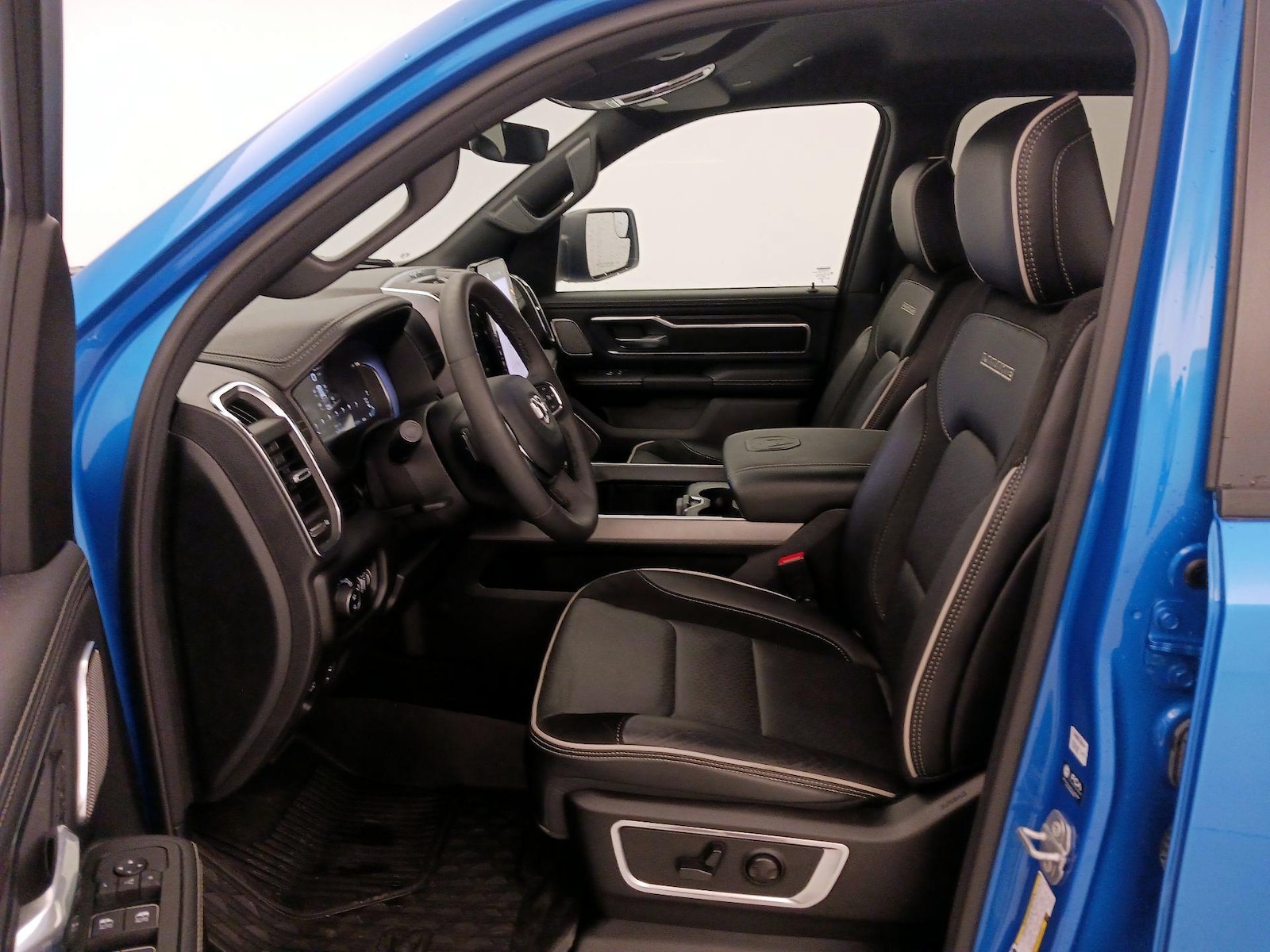 2025 RAM Ram 1500 Pickup Laramie - Photo 12