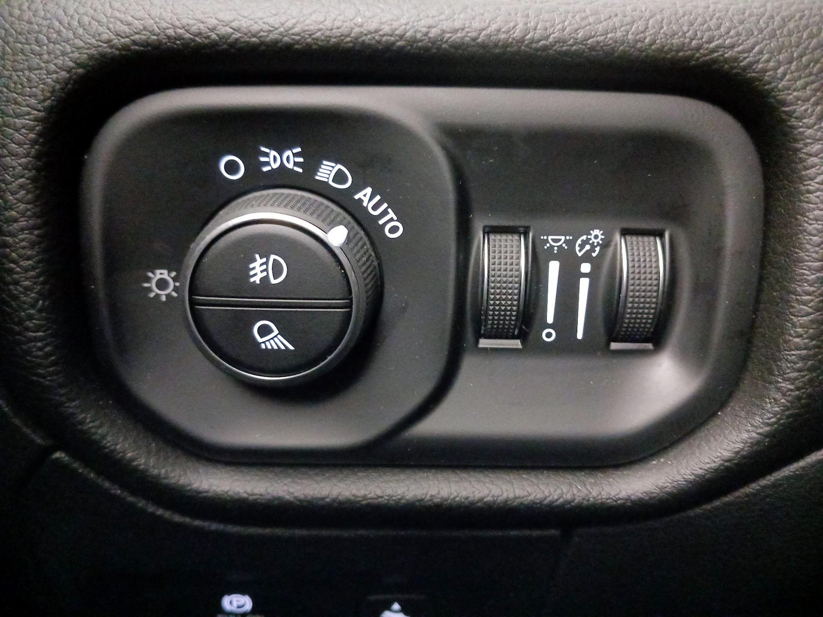 2025 RAM Ram 1500 Pickup Laramie - Photo 14