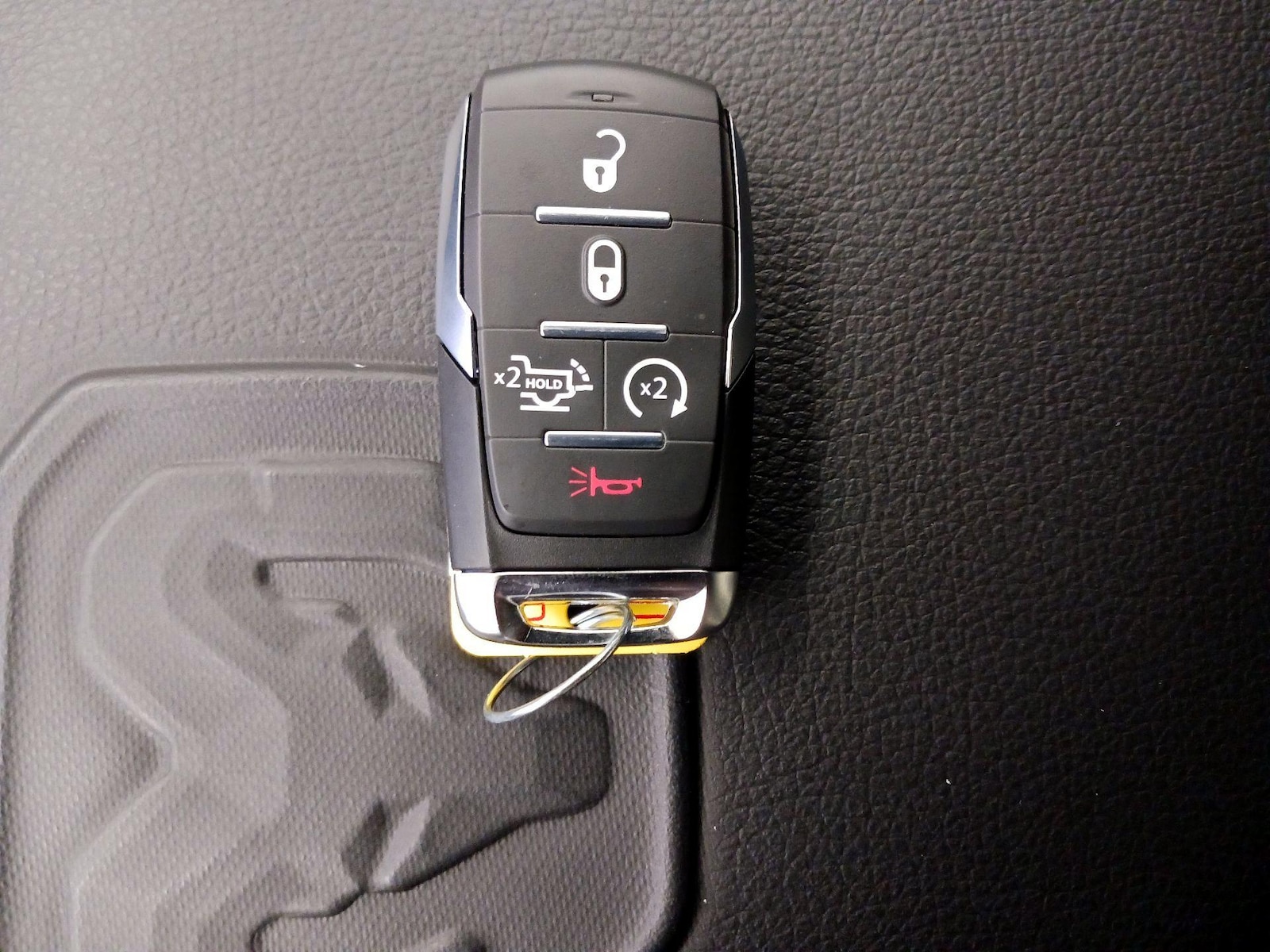2025 RAM Ram 1500 Pickup Laramie - Photo 24