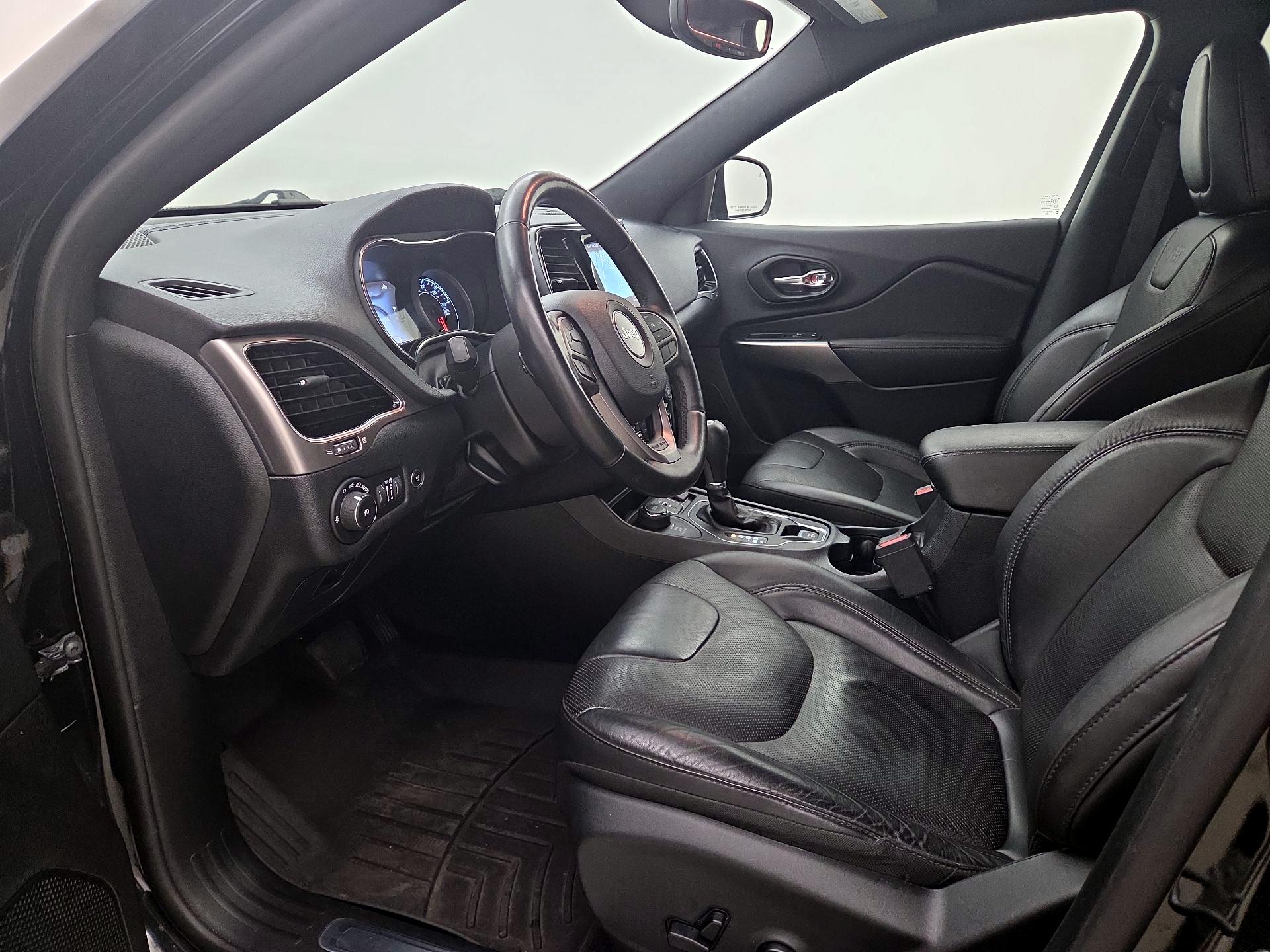 Thumbnail: 2020 Jeep Cherokee - 11