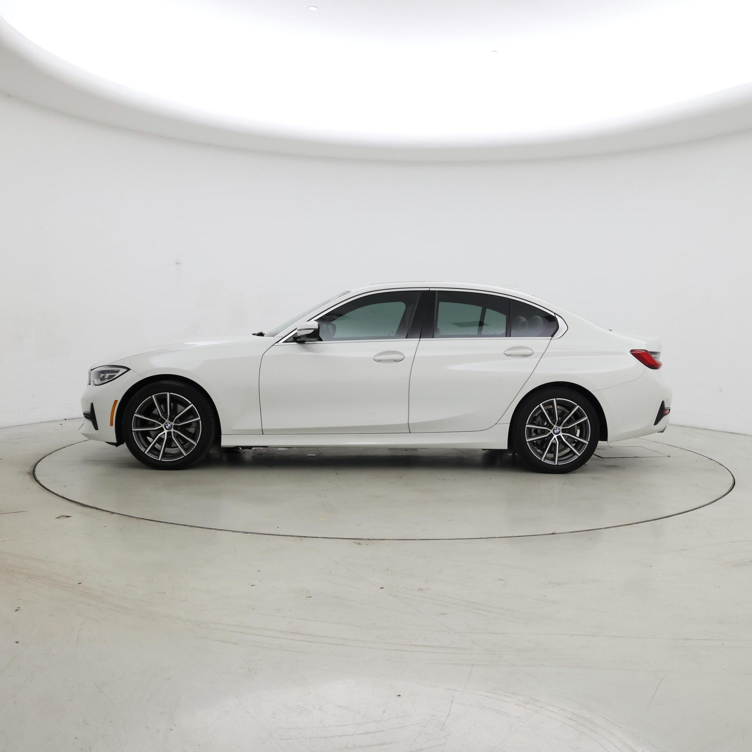 Thumbnail: 2021 BMW 3 Series - 3