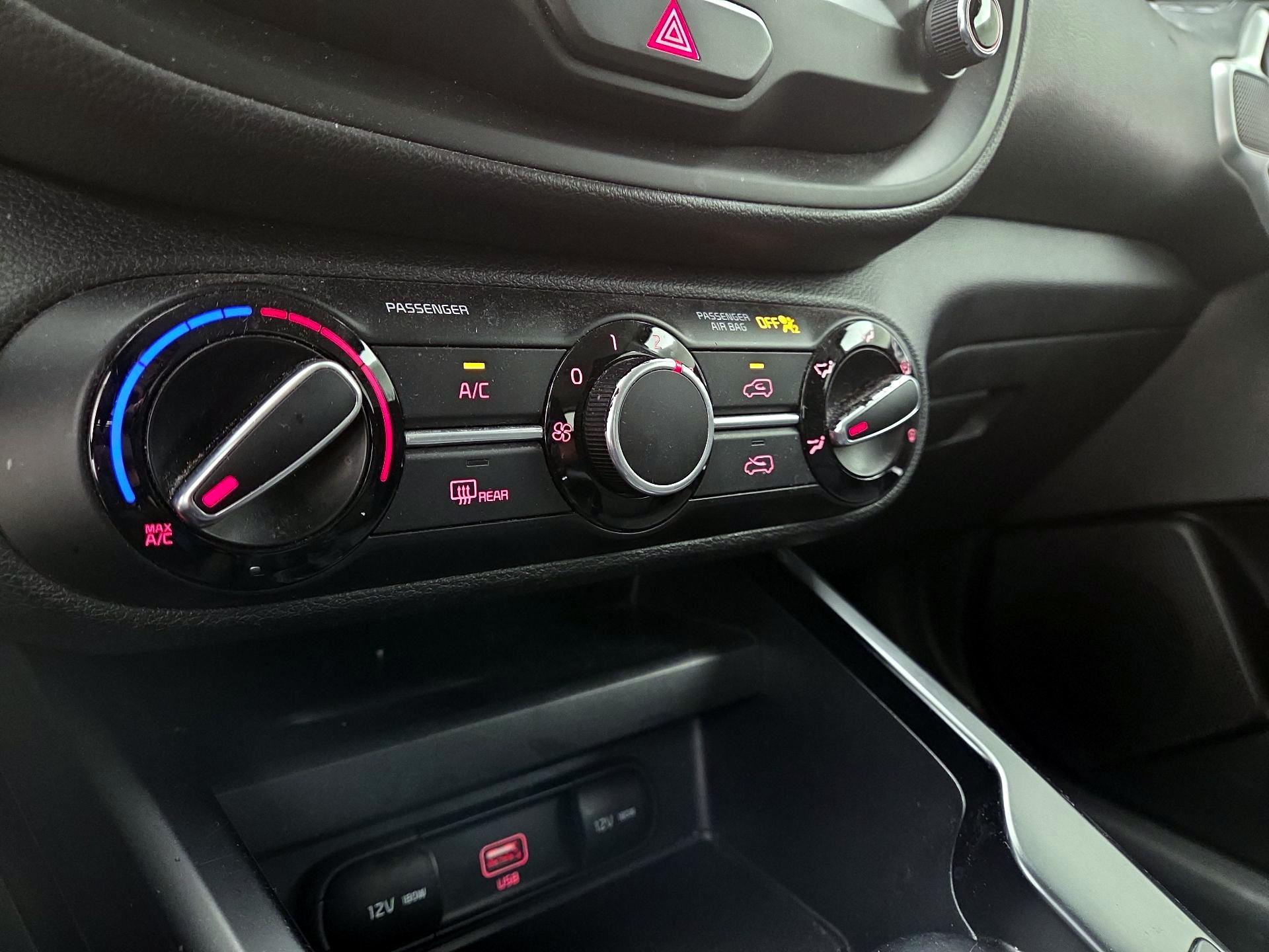 Thumbnail: 2020 Kia Soul - 16