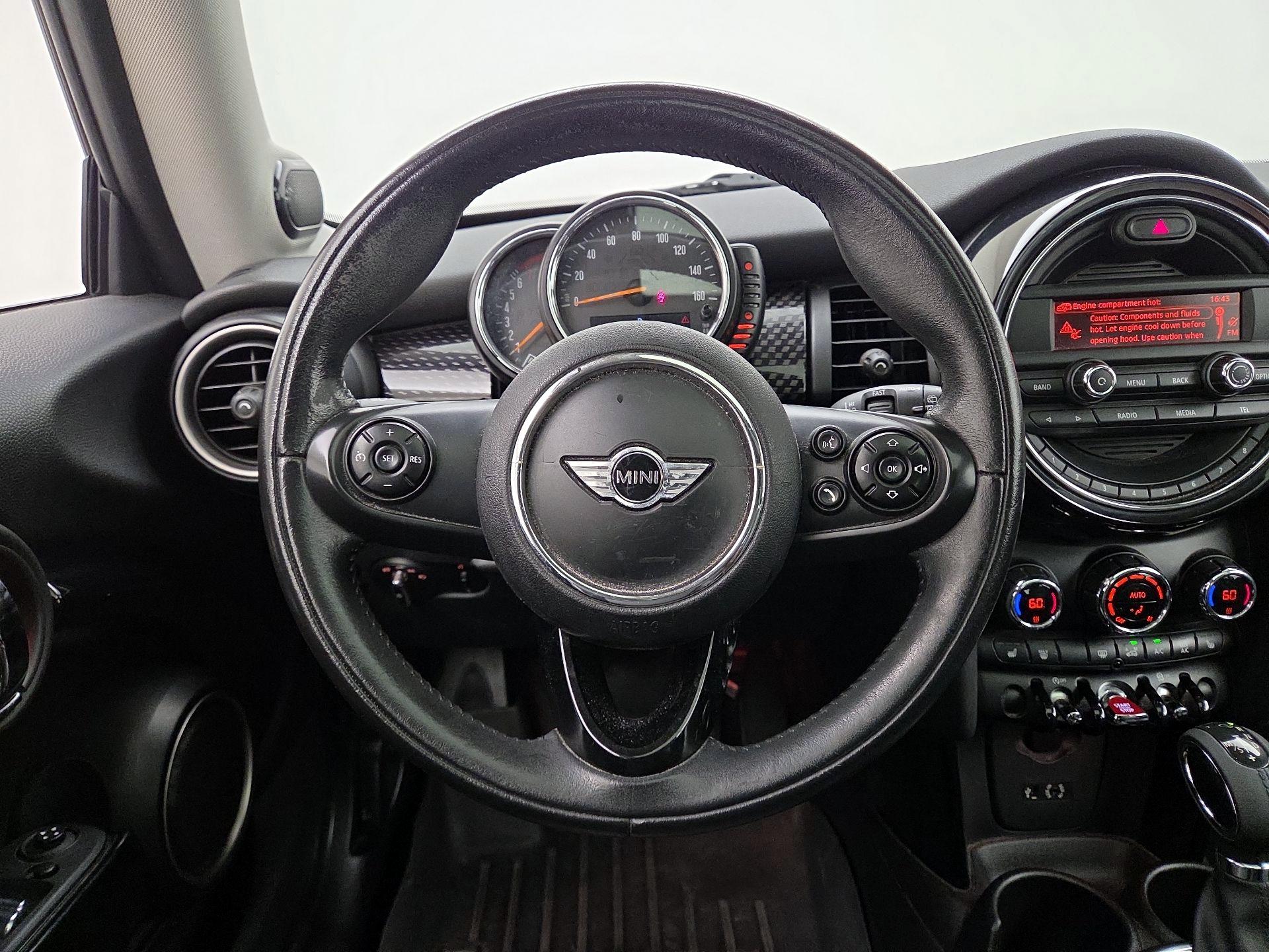 Thumbnail: 2015 MINI Cooper Hardtop - 10