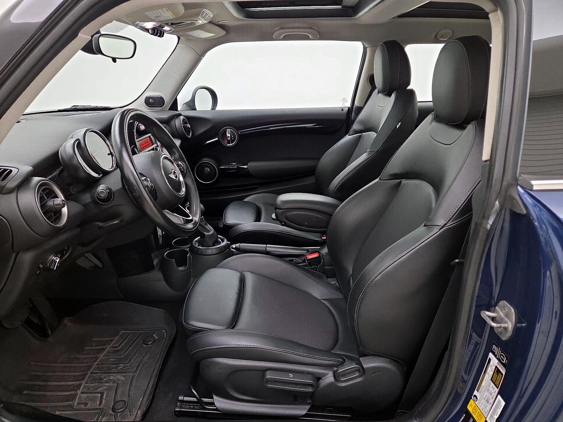 Thumbnail: 2015 MINI Cooper Hardtop - 11