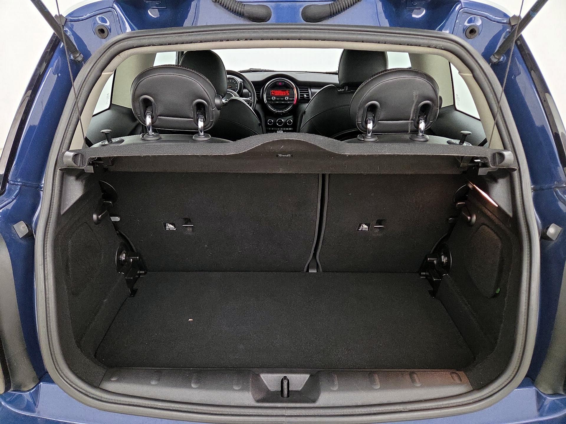 Thumbnail: 2015 MINI Cooper Hardtop - 20