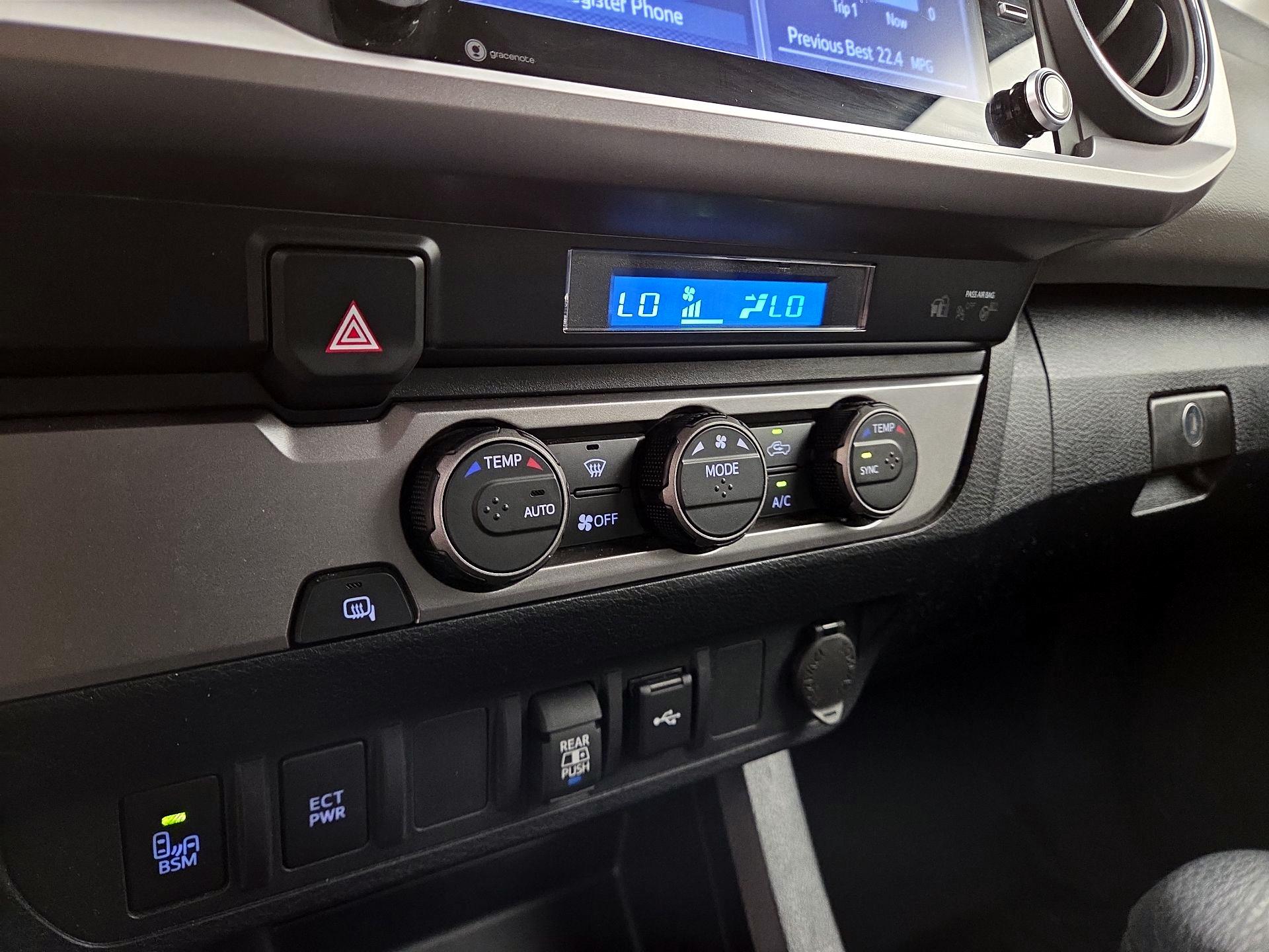 Thumbnail: 2022 Toyota Tacoma - 15