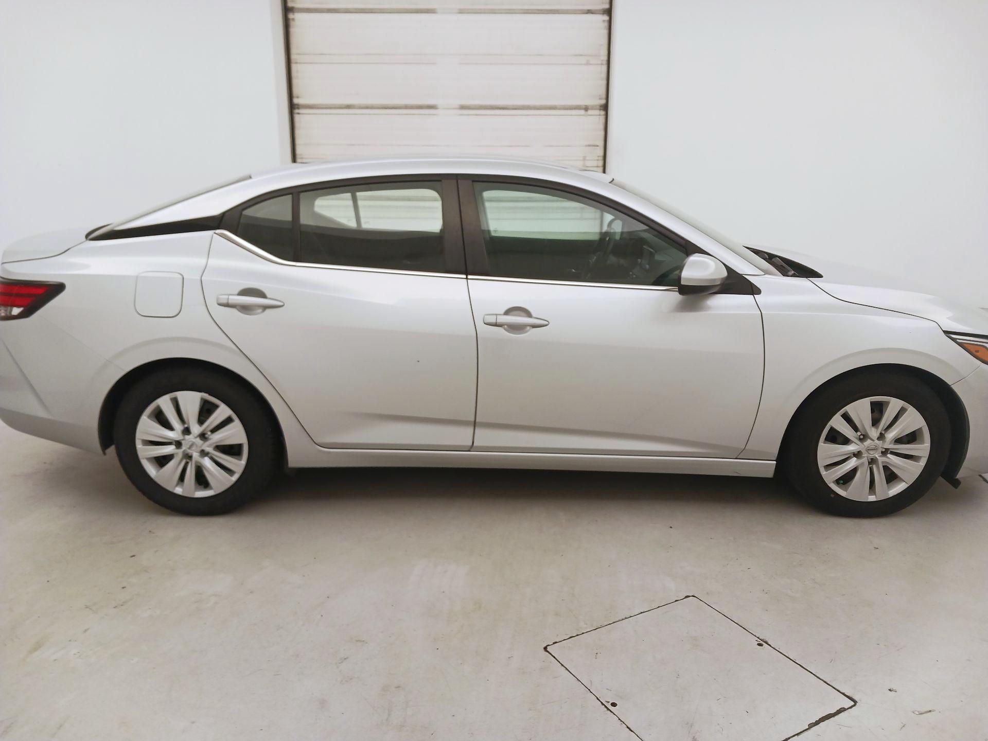 Thumbnail: 2022 Nissan Sentra - 4