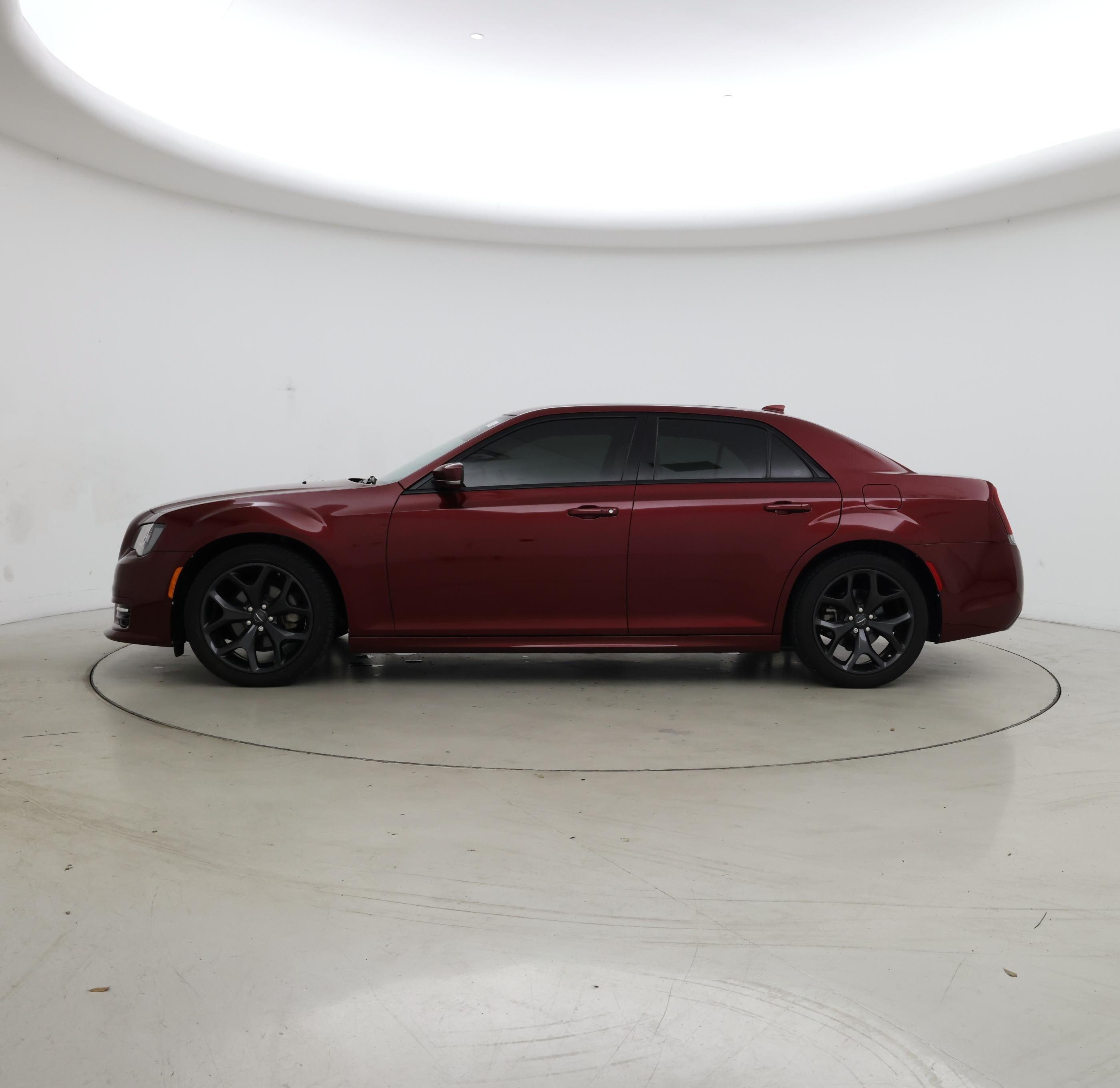 Thumbnail: 2022 Chrysler 300 - 3