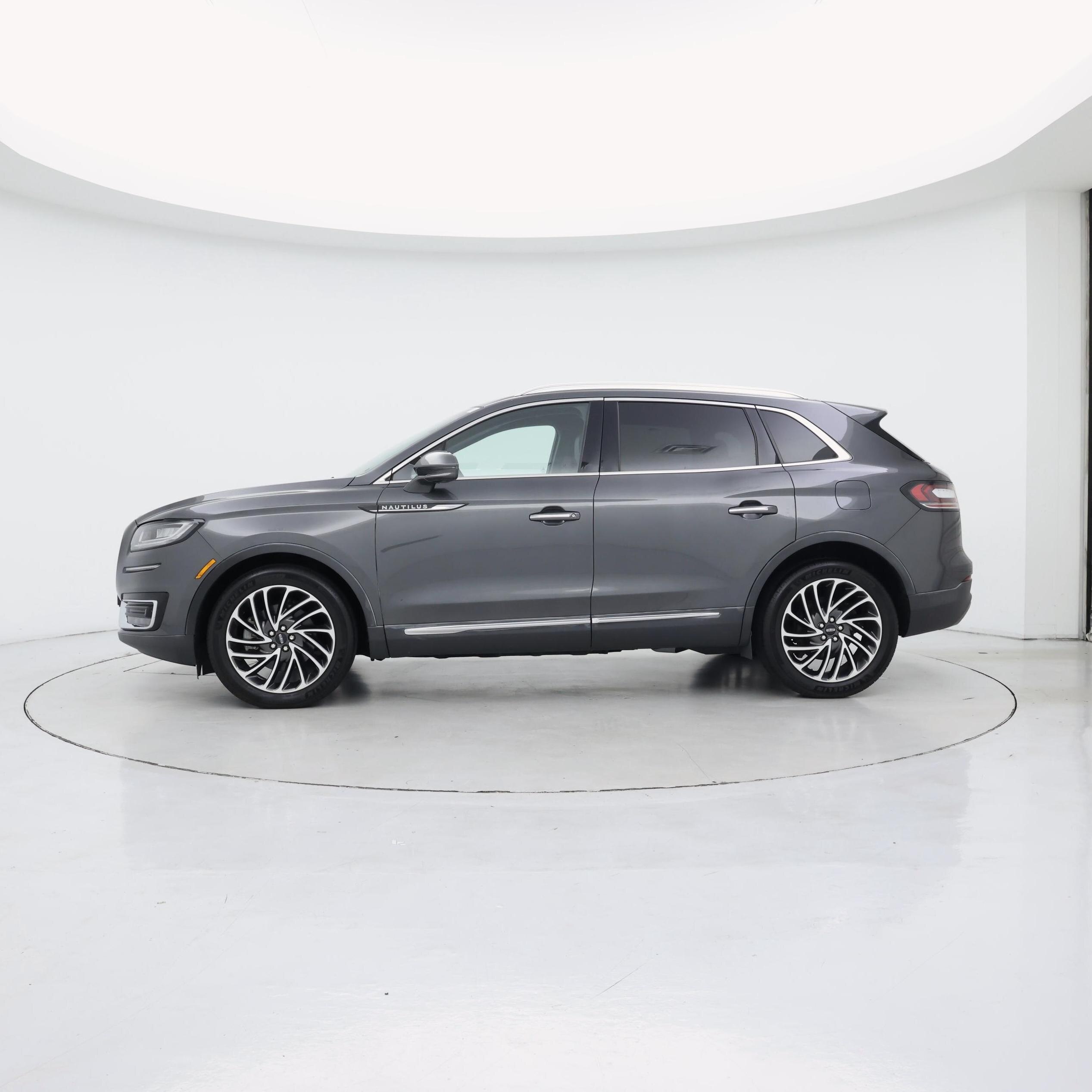 Thumbnail: 2020 Lincoln Nautilus - 3