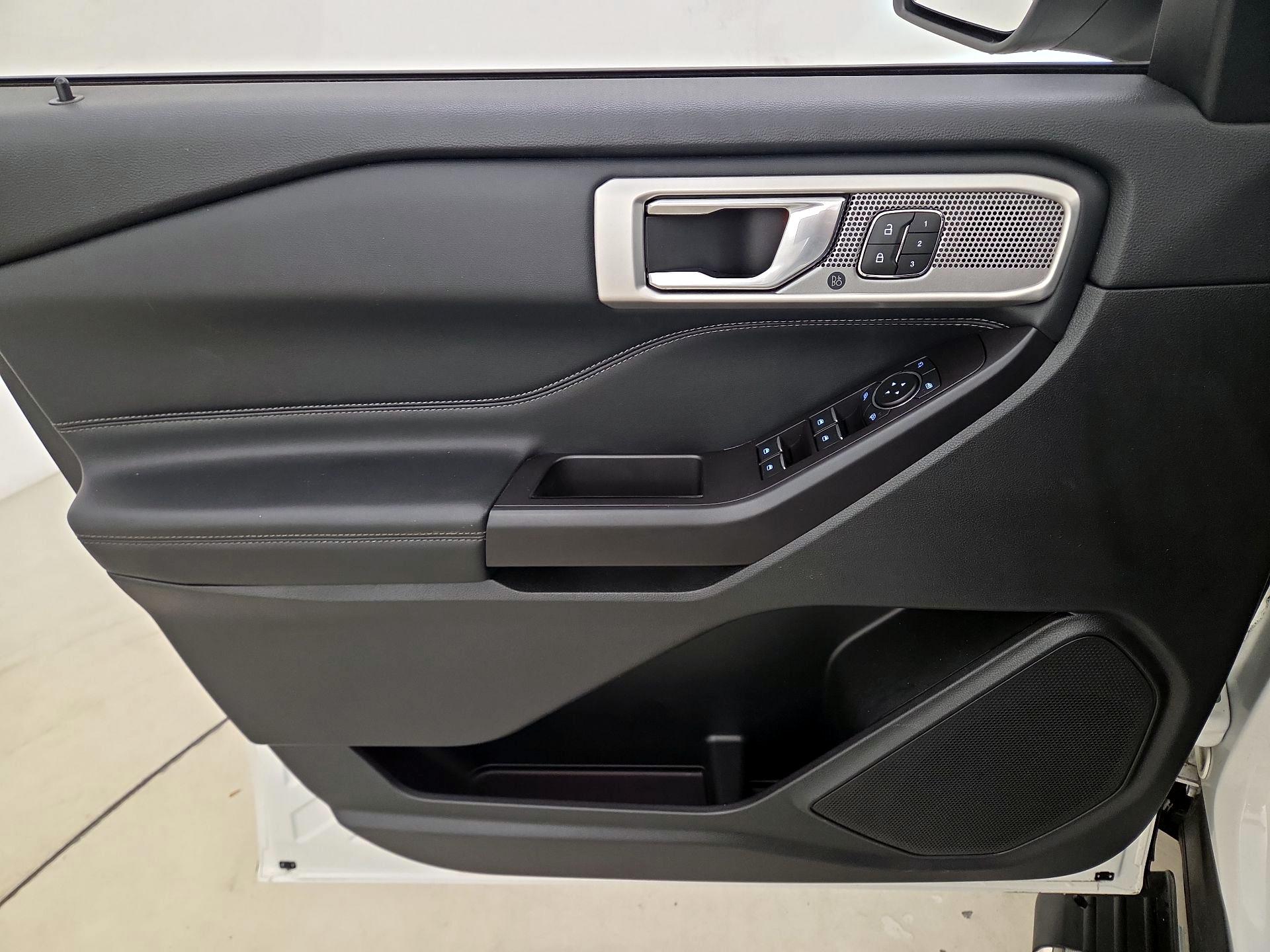Thumbnail: 2020 Ford Explorer - 12