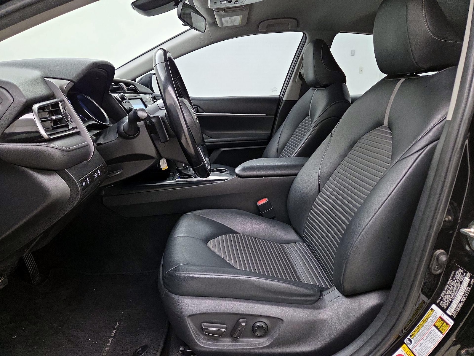 Power Seat(s) & Side Airbags