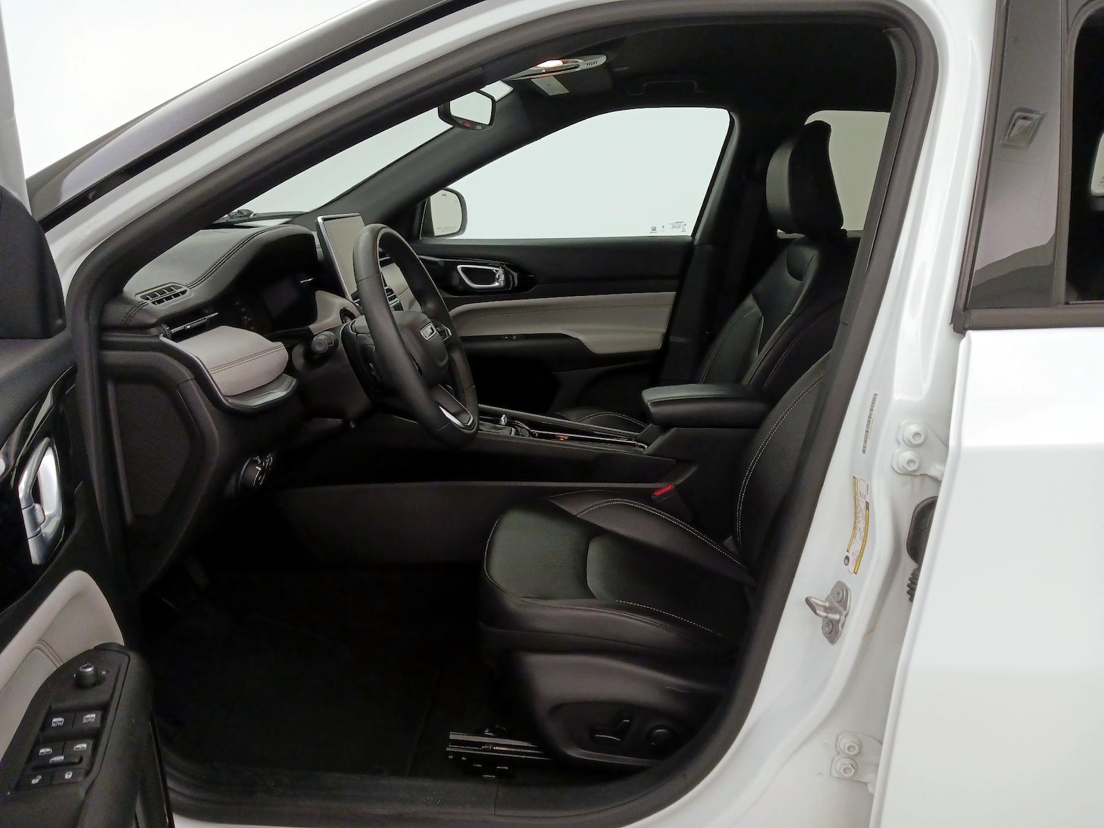 2025 Jeep Compass Limited - Photo 12
