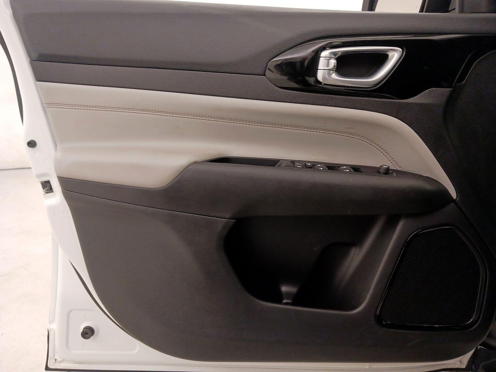 2025 Jeep Compass Limited - Photo 13