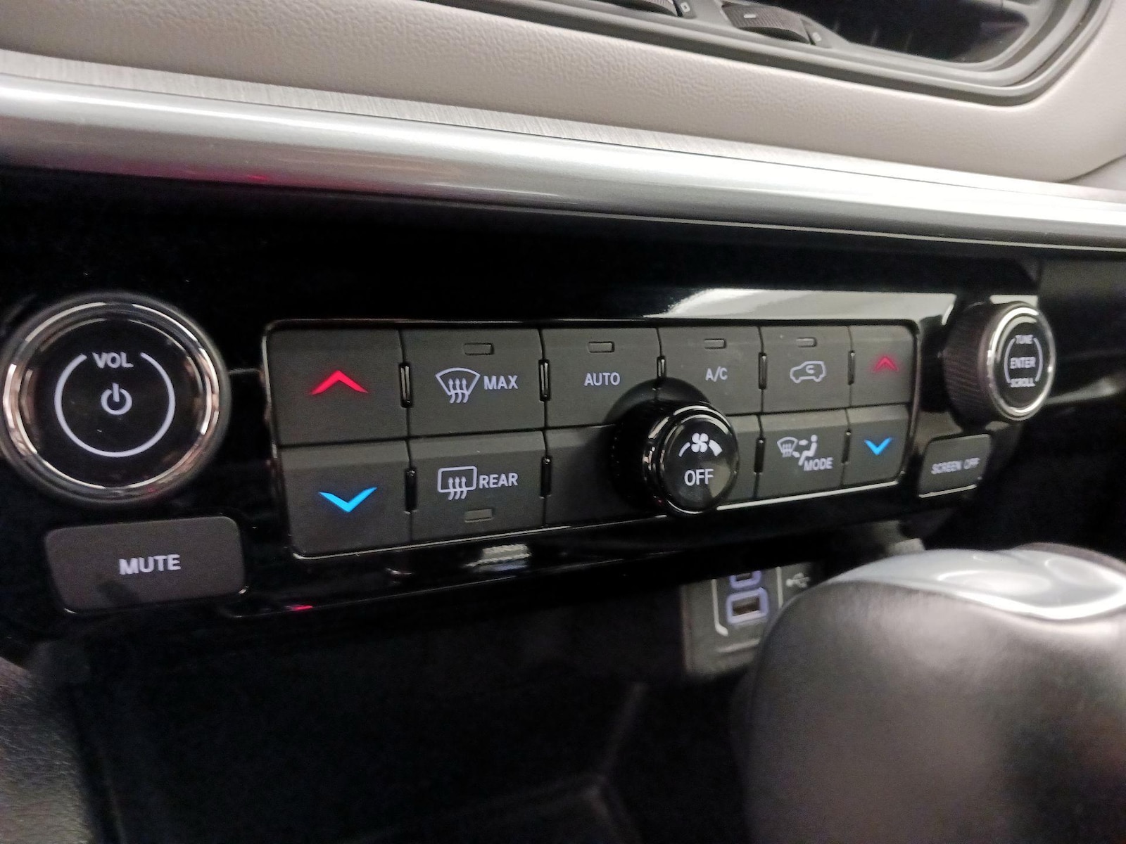 2025 Jeep Compass Limited - Photo 17