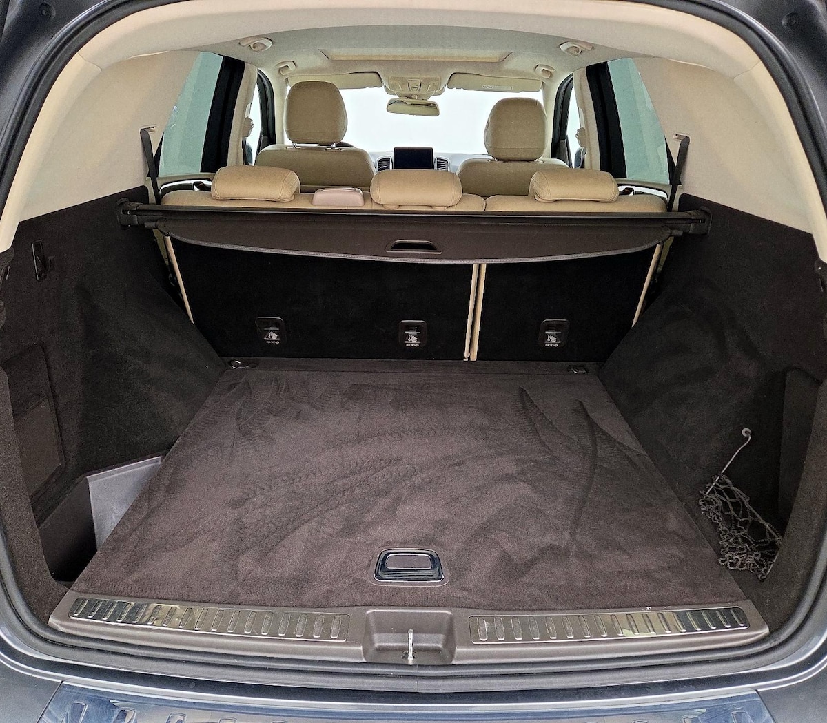 Trunk/Cargo (Seats Up)