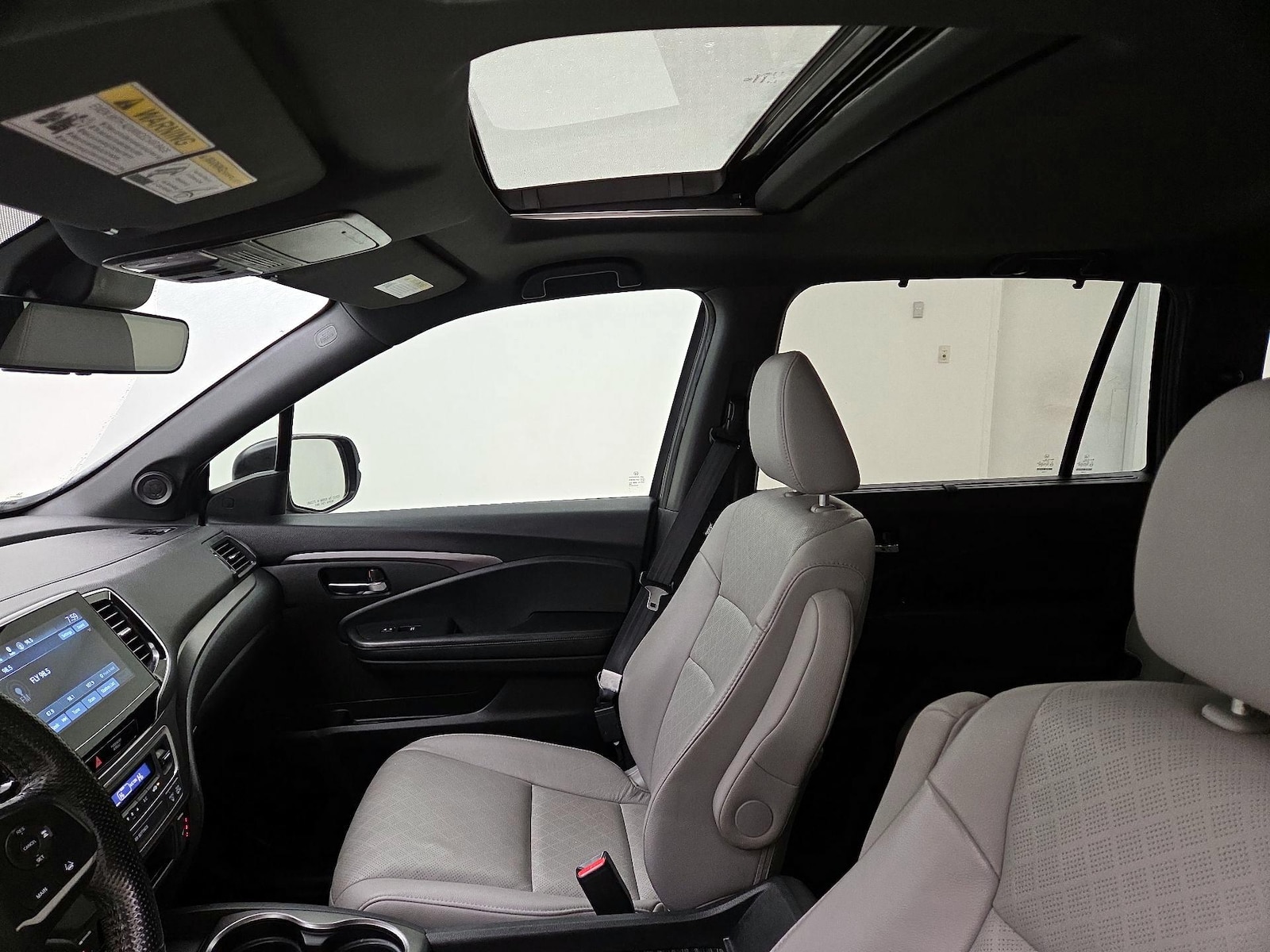 Sunroof(s) & Overhead Airbags