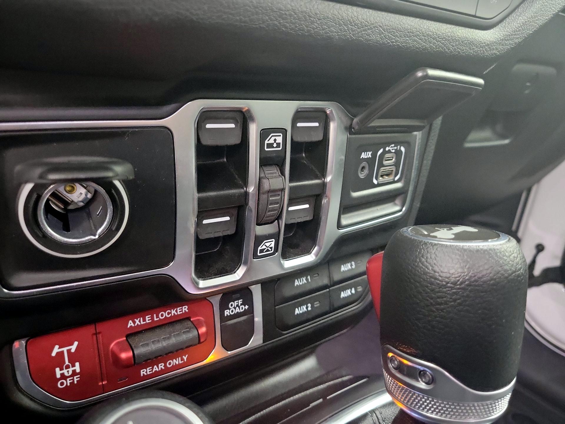 Thumbnail: 2024 Jeep Wrangler - 18