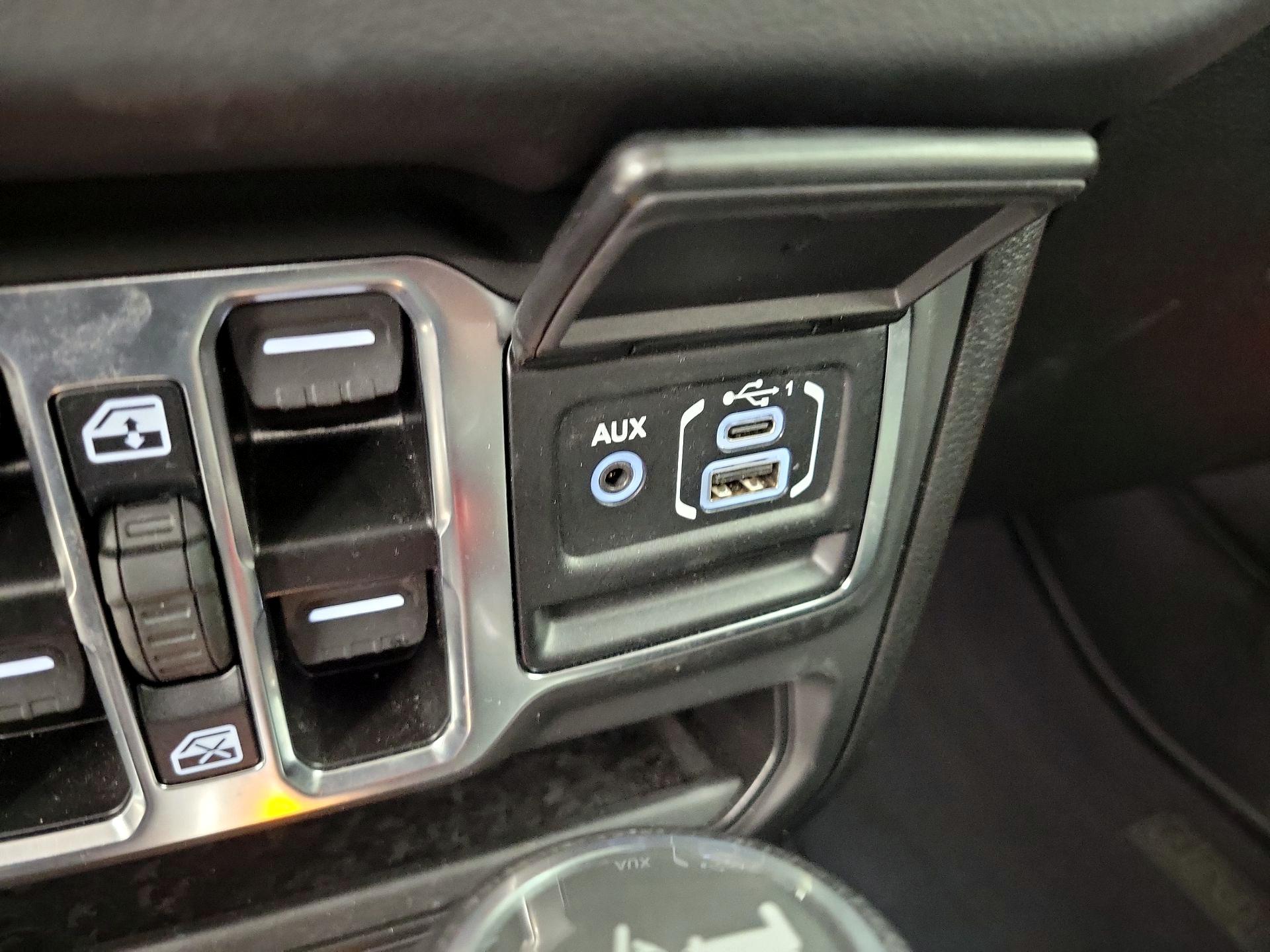 Thumbnail: 2025 Jeep Wrangler - 18