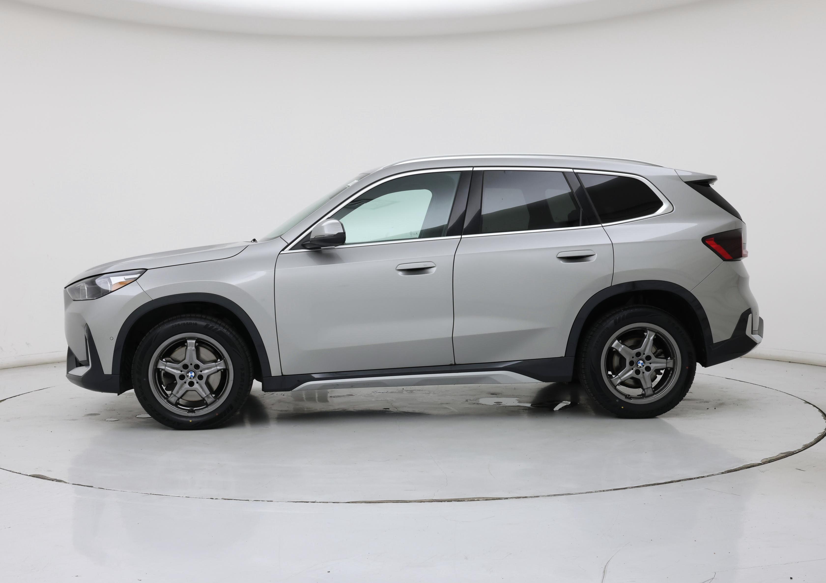 Thumbnail: 2025 BMW X1 - 3