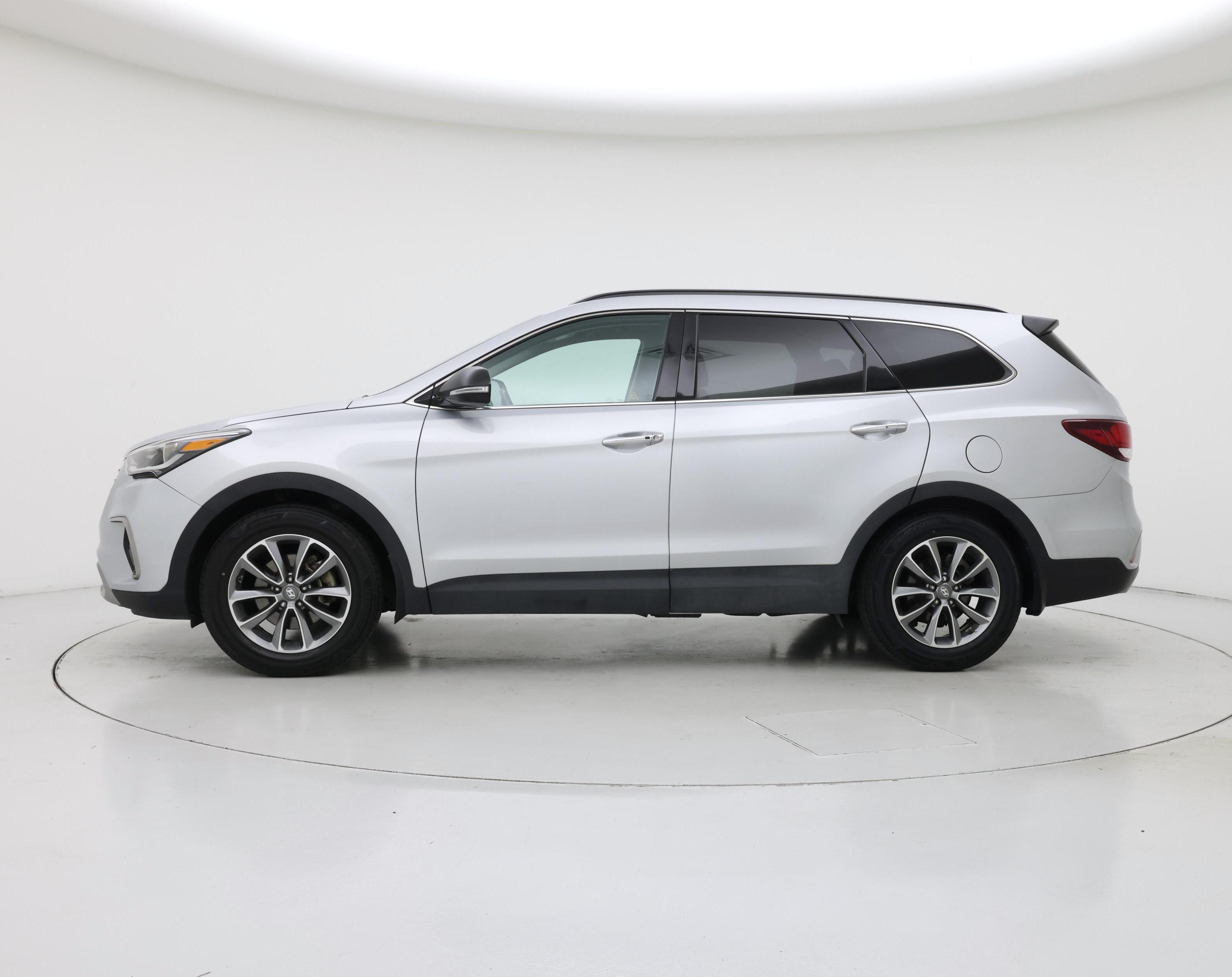 Thumbnail: 2019 Hyundai Santa Fe - 3