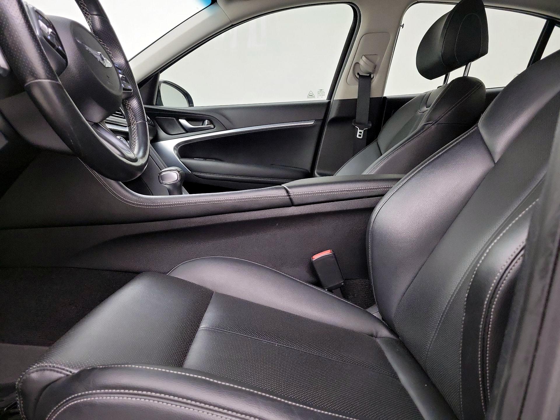 Thumbnail: 2019 Genesis G70 - 11