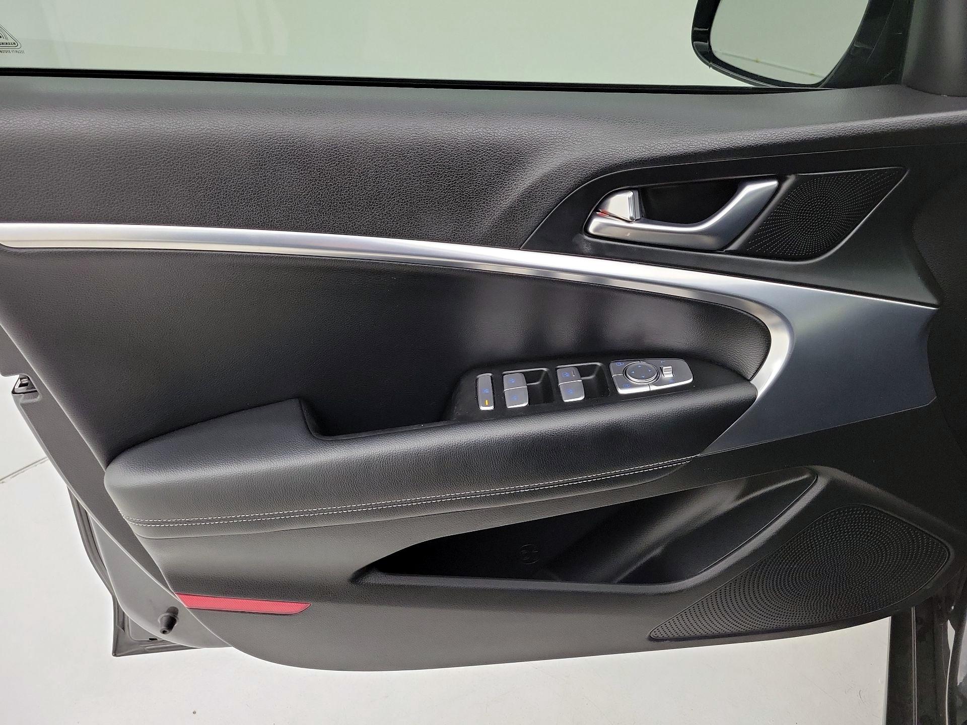 Thumbnail: 2019 Genesis G70 - 12