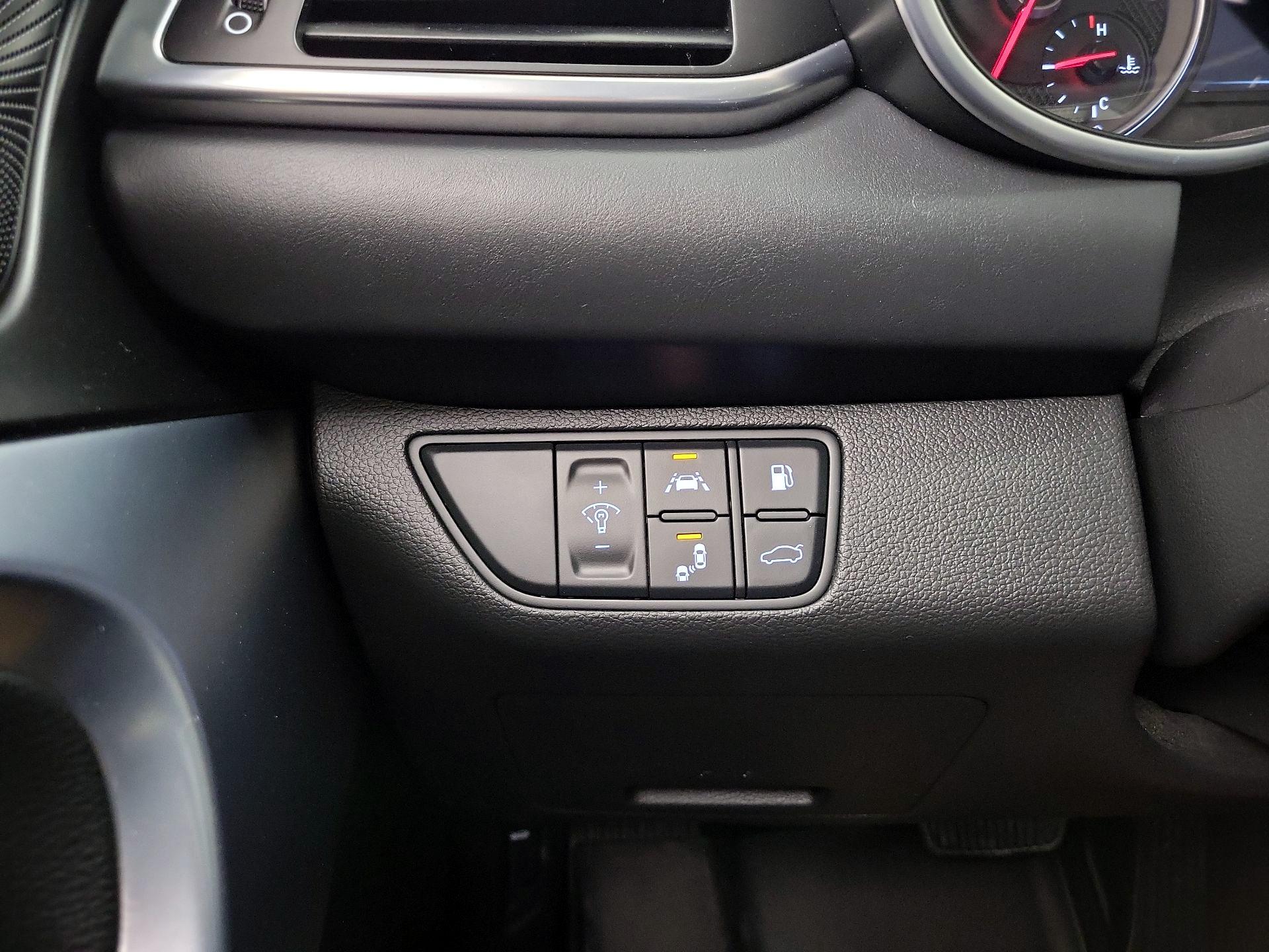 Thumbnail: 2019 Genesis G70 - 13