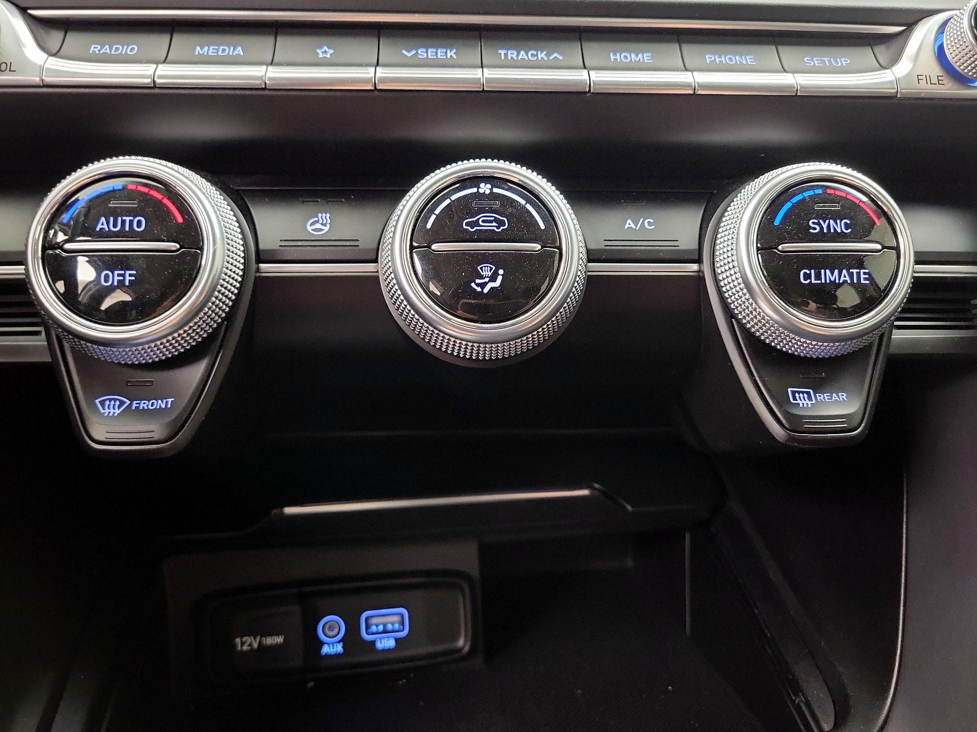 Thumbnail: 2019 Genesis G70 - 16